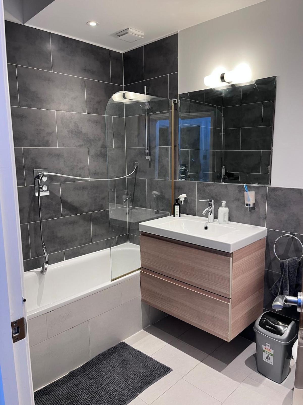 Luxury 2 Bed 2 Bath Penthouse * London