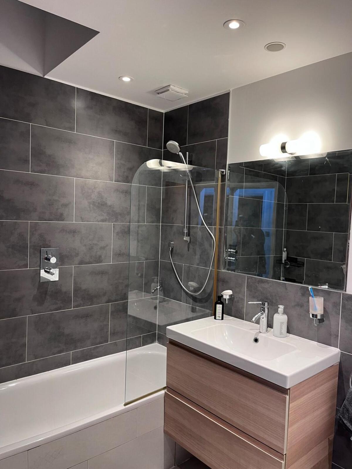 Luxury 2 Bed 2 Bath Penthouse
