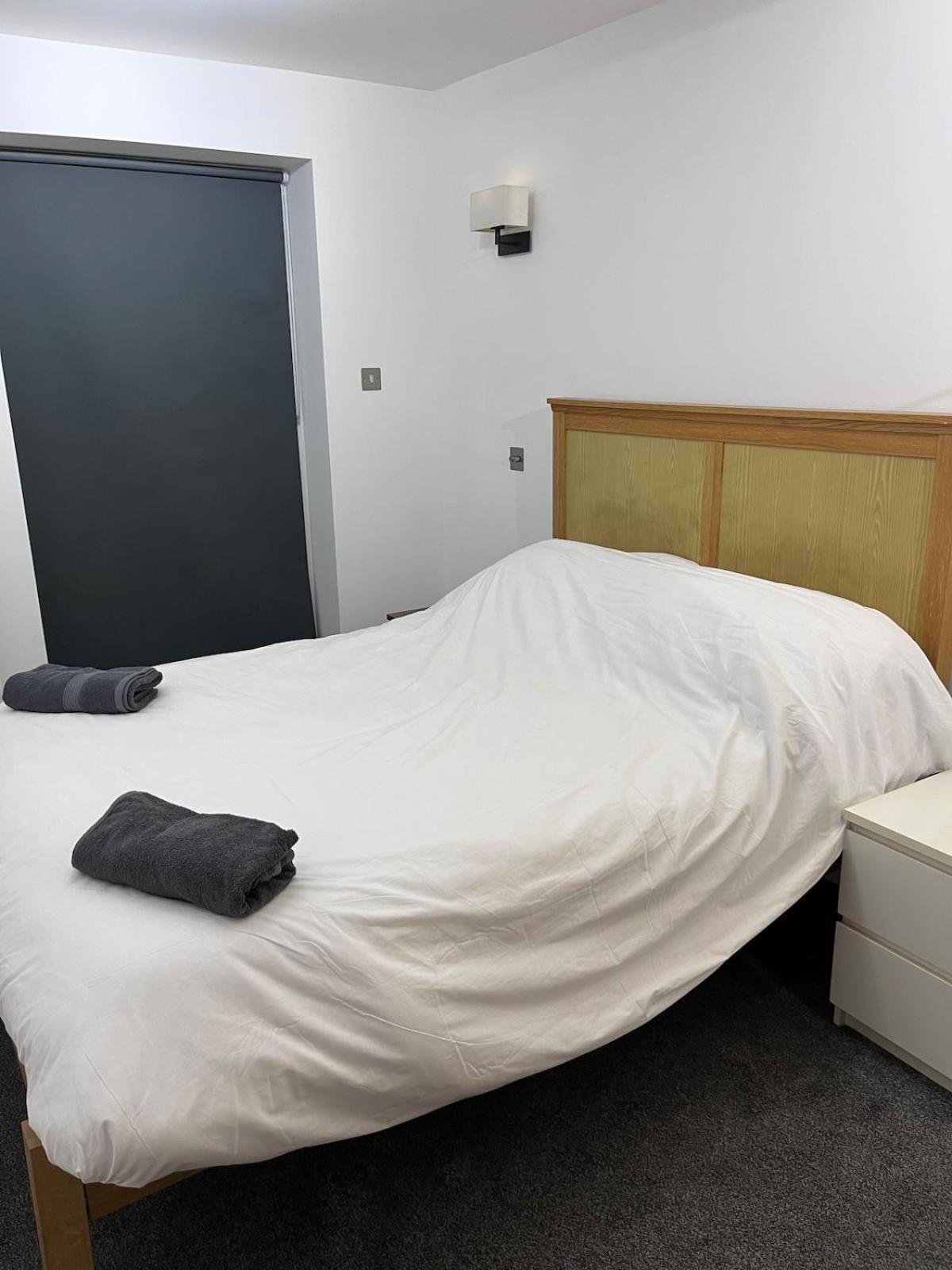 Luxury 2 Bed 2 Bath Penthouse Apartment London