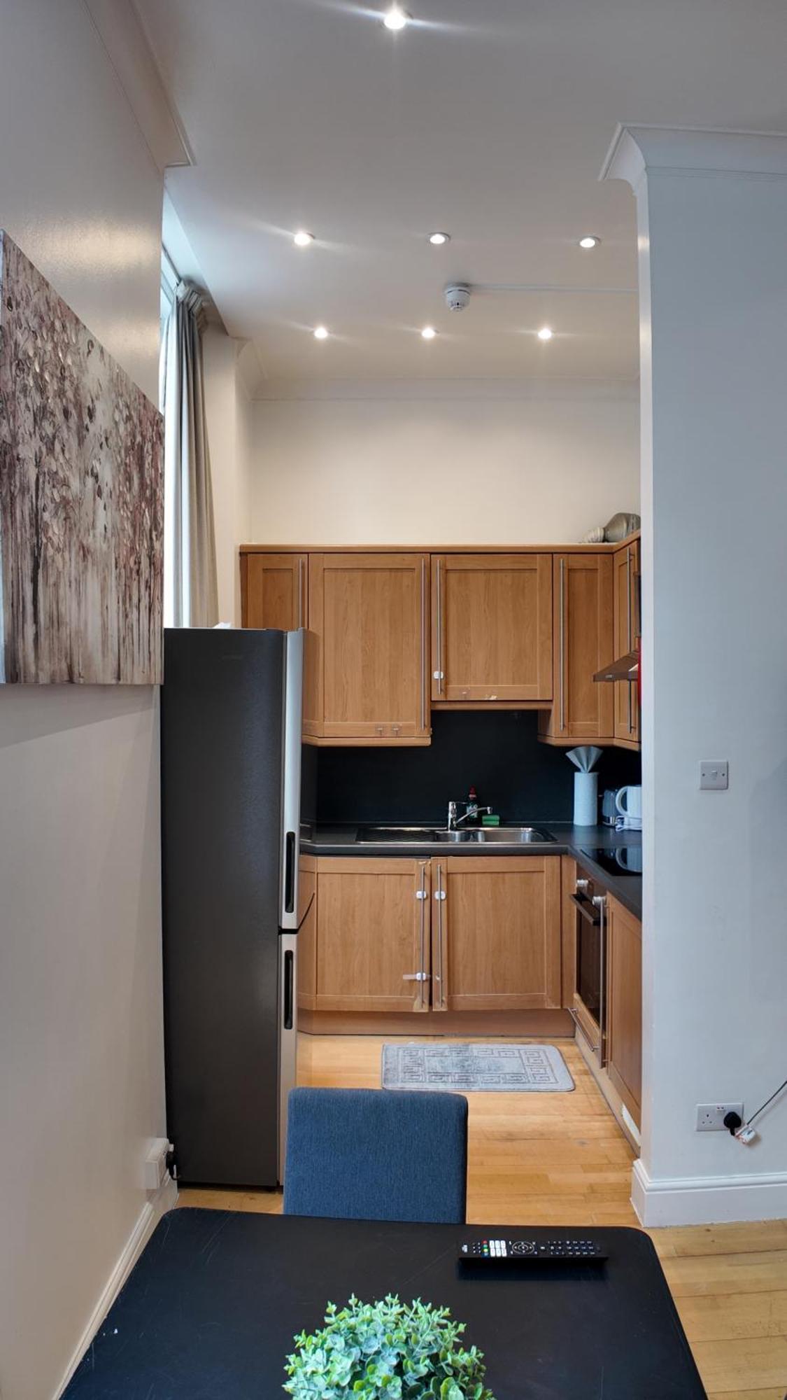 Apartment Cozy Sleep 5 In Berkely Bk3 London