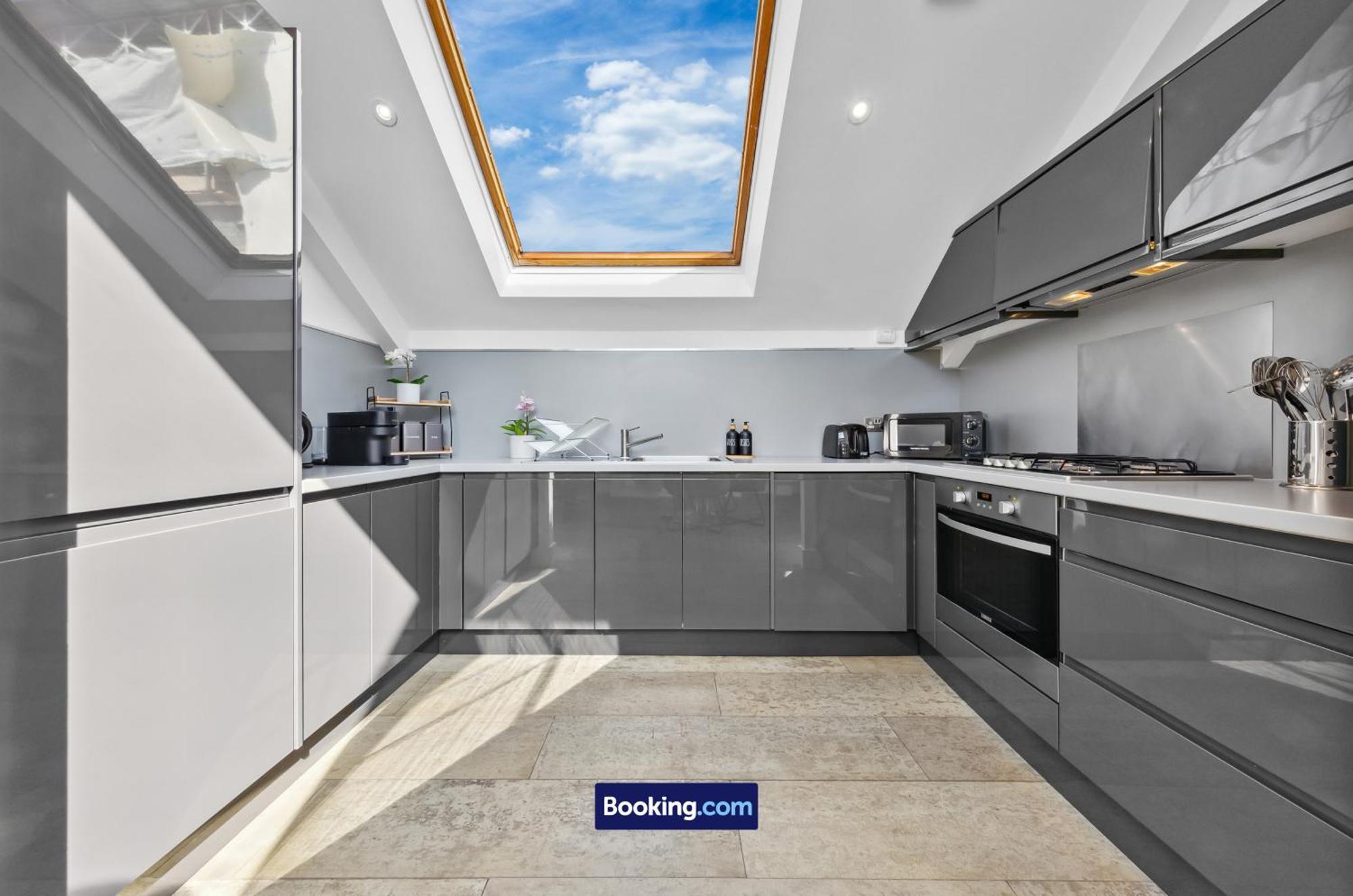 Luxe Farringdon By Smart Short Lets & Serviced With Free Wifi *