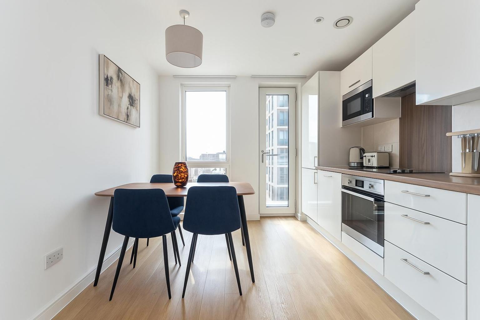 Modern Flat In Bromley By Bow Apartment London