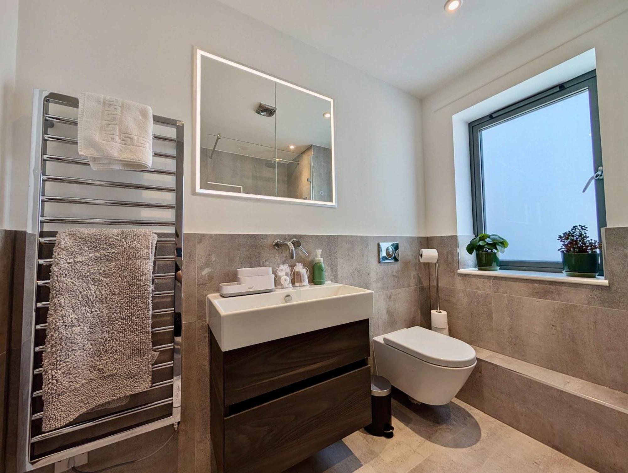 Chic Flat With Balcony Close To Stamford Bridge Apartment *