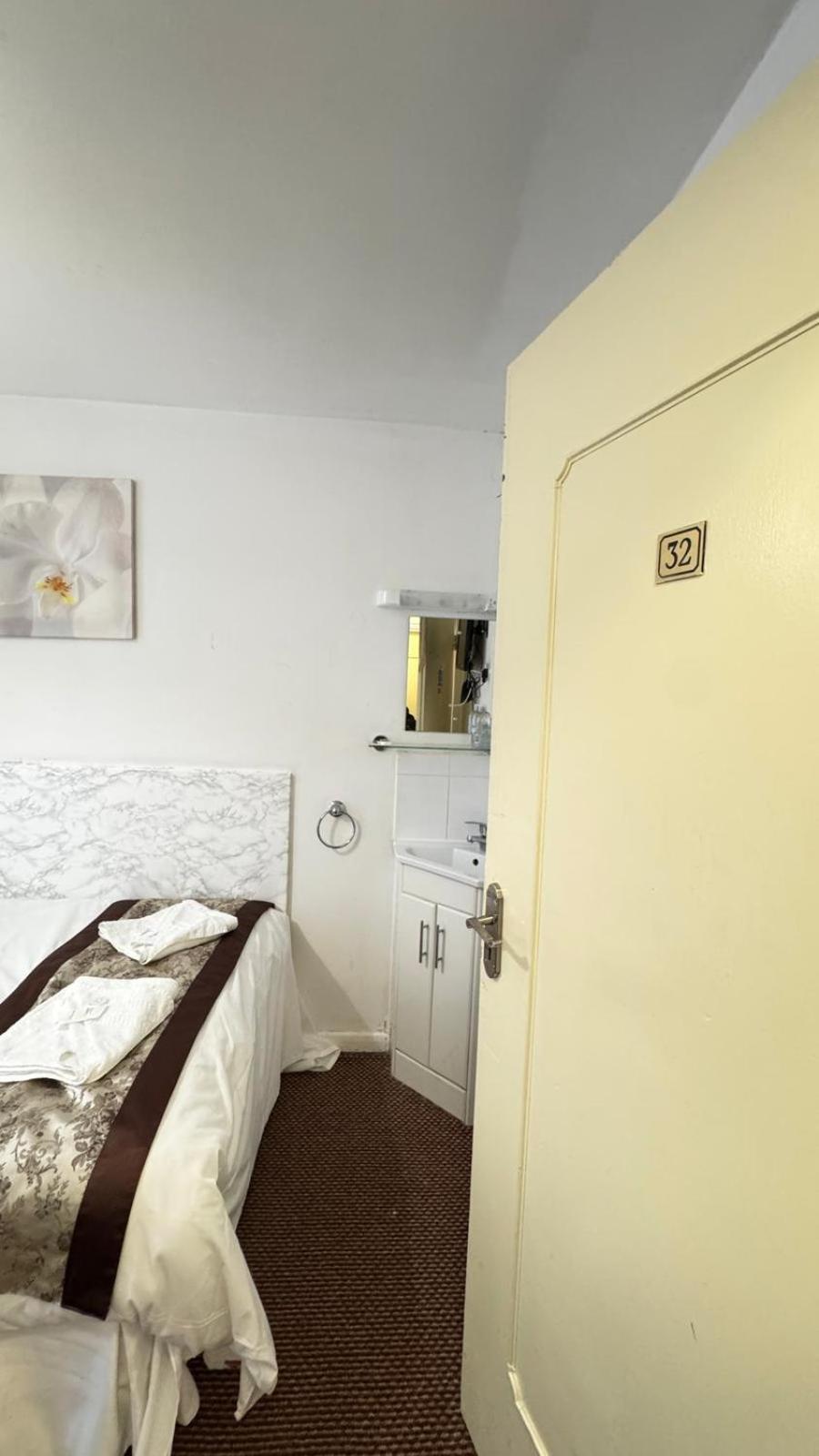 Warwick Road Hotel London