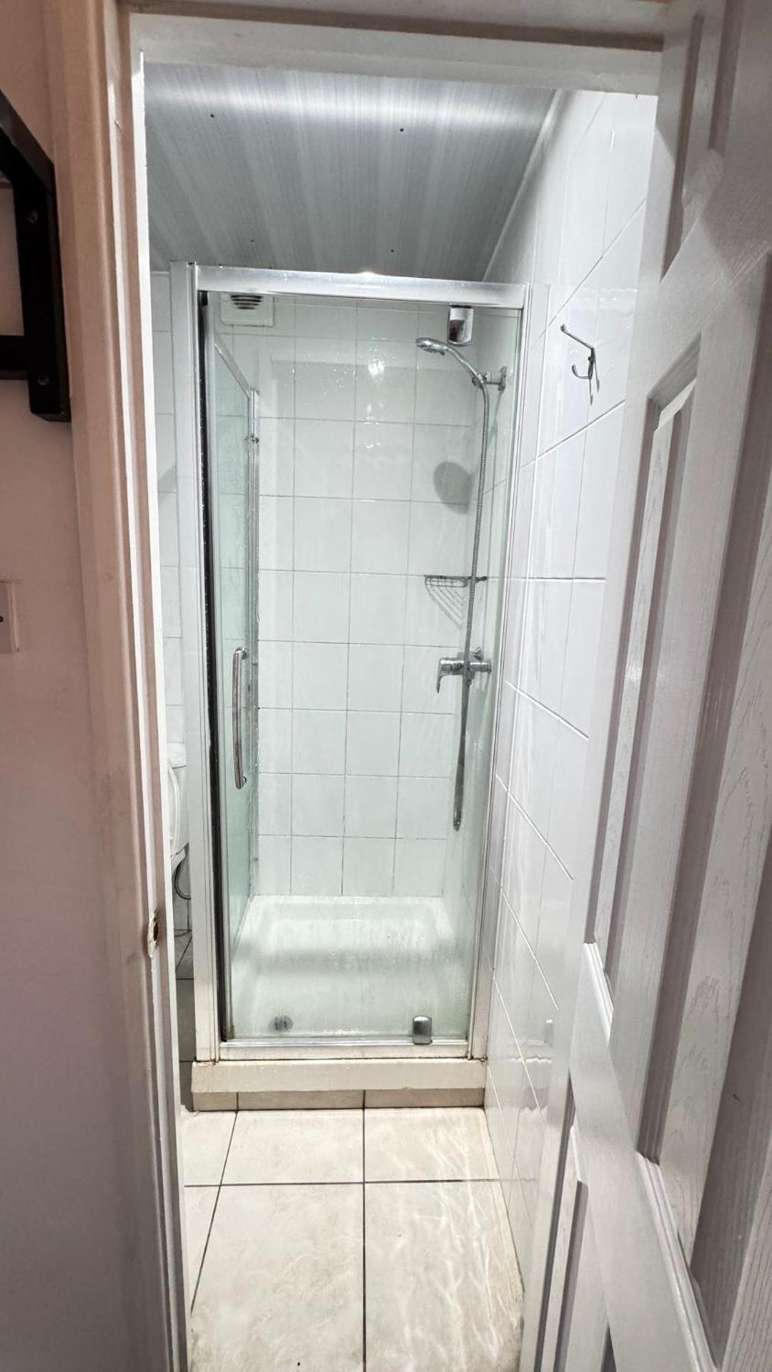 Warwick Road Hotel 2*