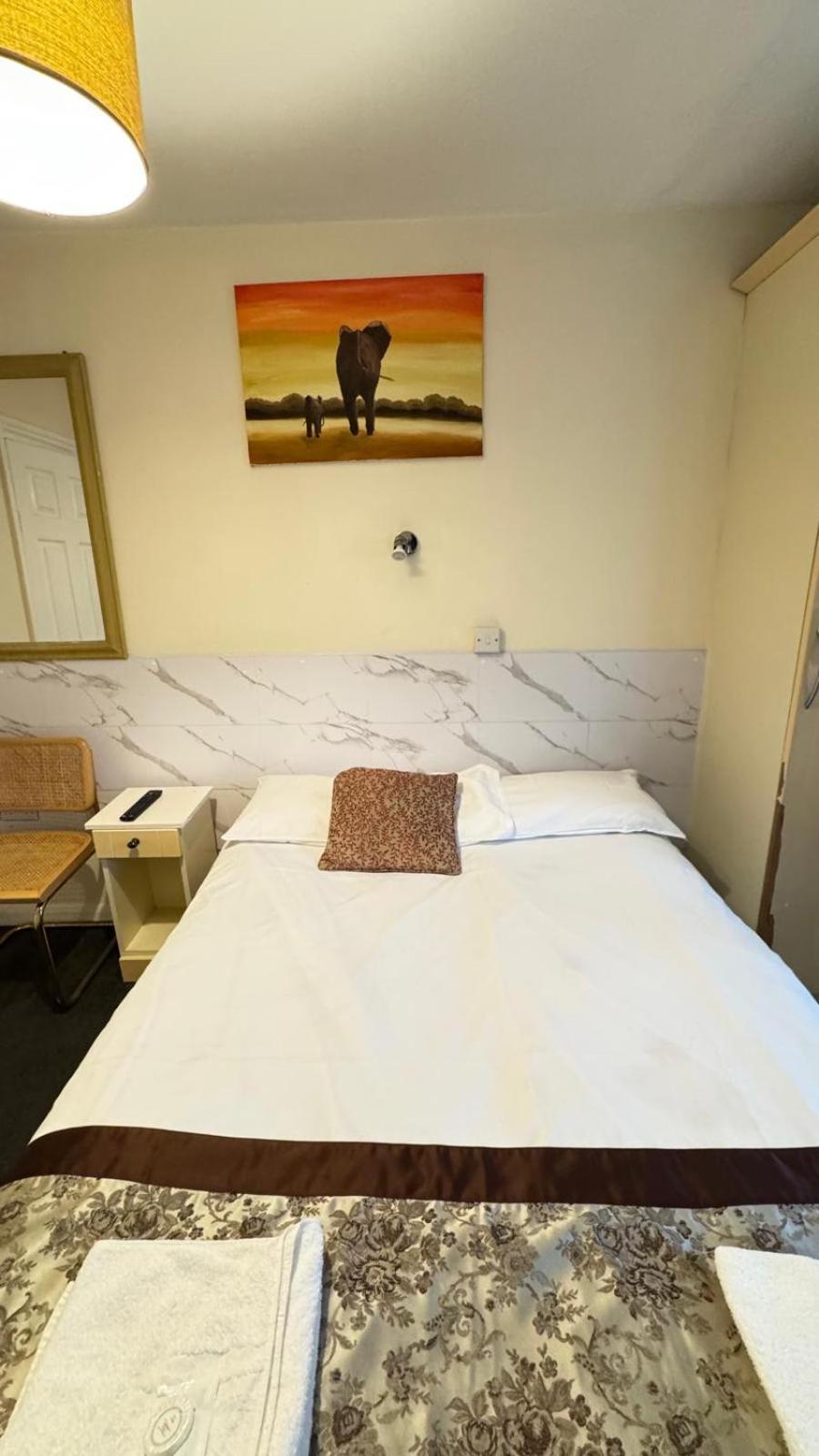 Warwick Road Hotel 2*
