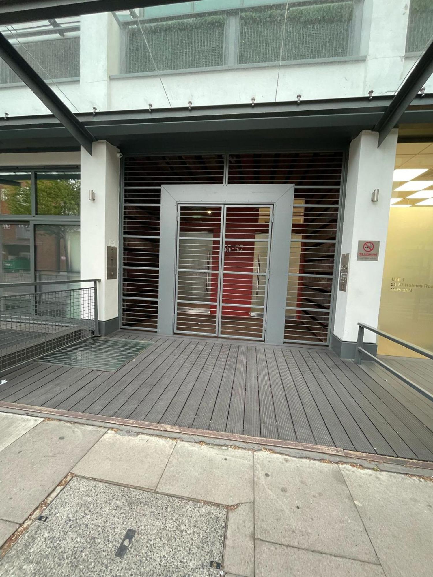 Spacious 2-bedroom In Crystal Palace Apartment