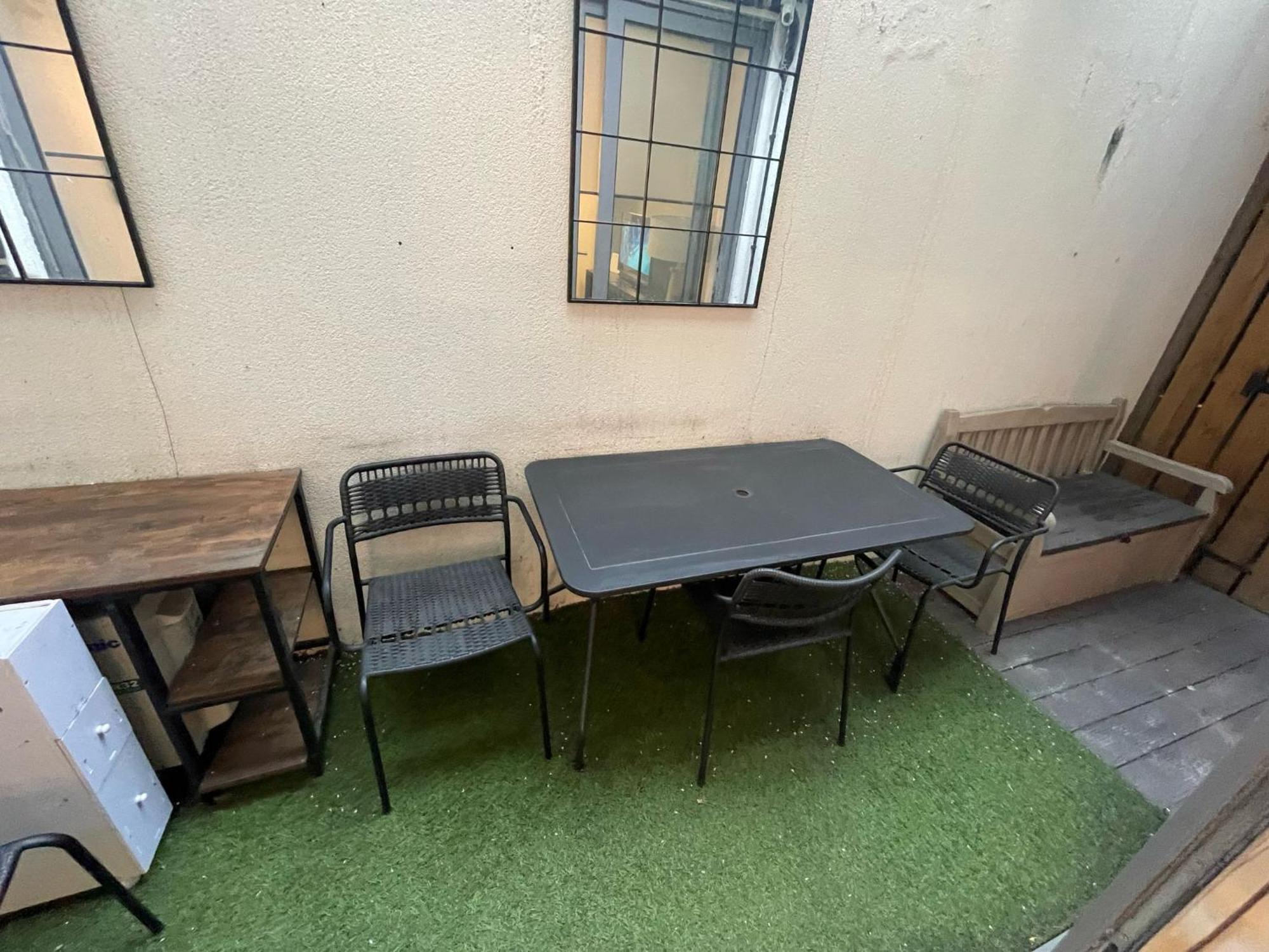 Spacious 2-bedroom In Crystal Palace Apartment