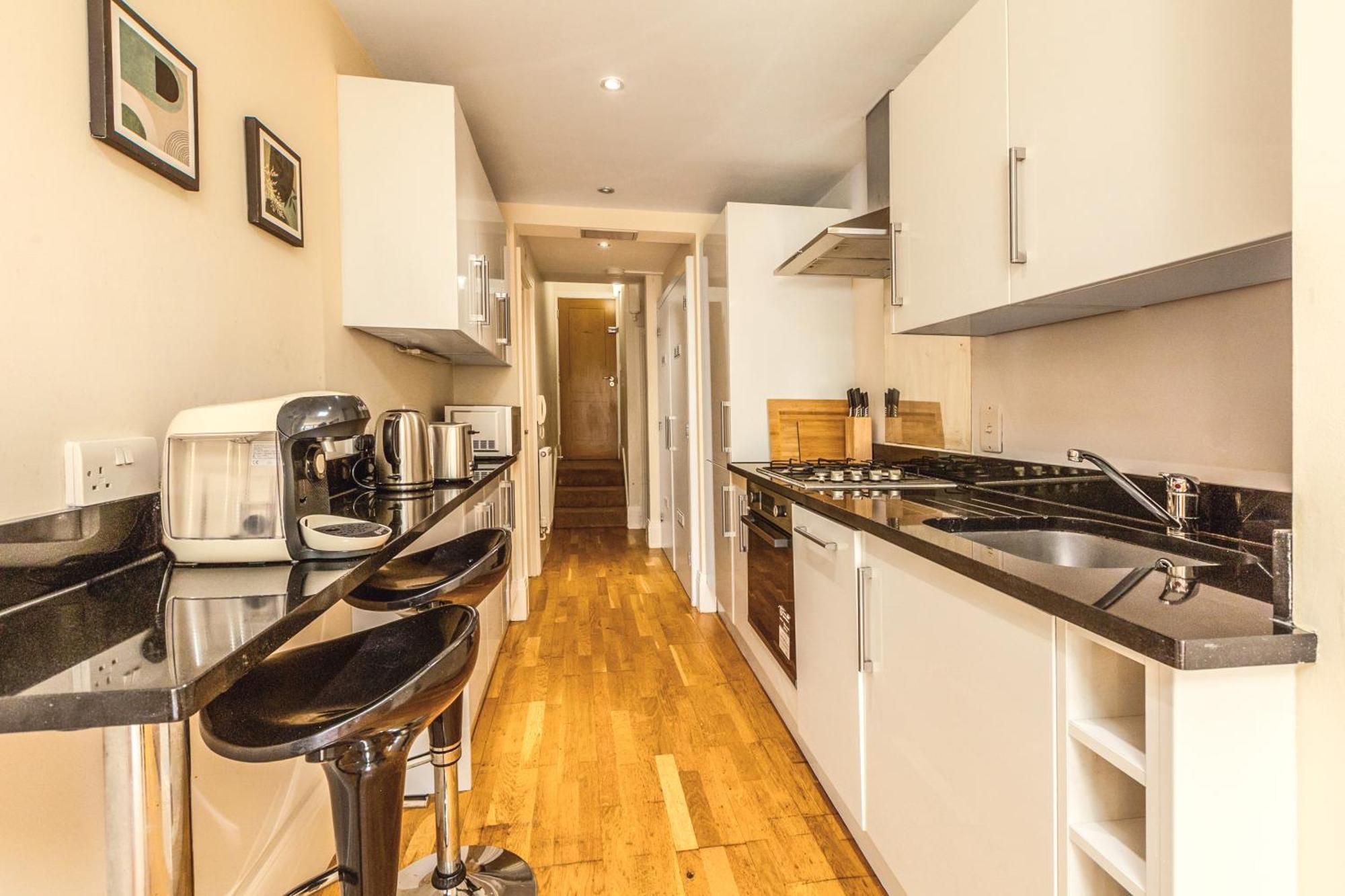 Apartment Serene 1br Wimbledon With Private Garden & Parking *