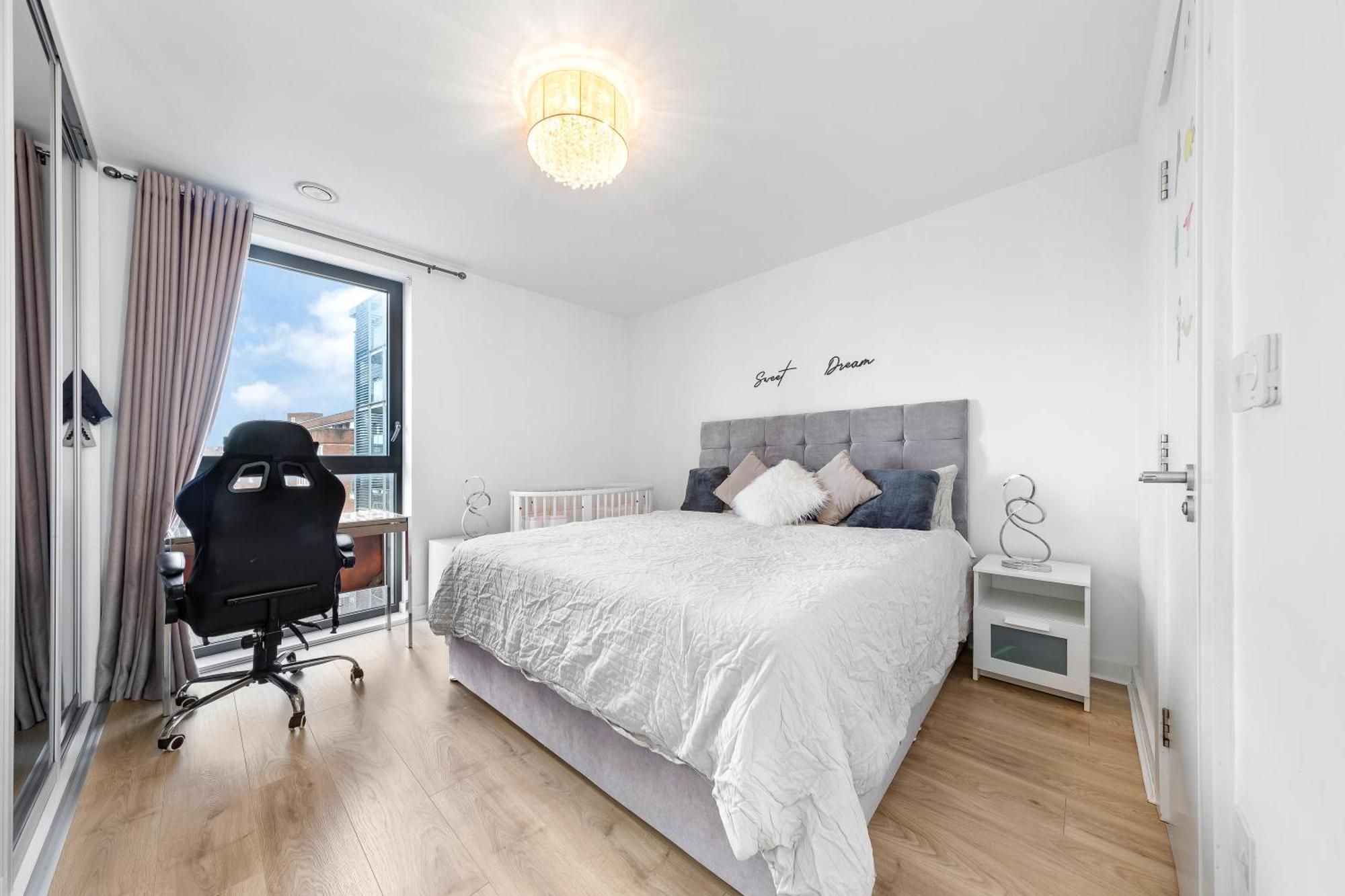 Spacious Modern 2br In The Heart Of Apartment