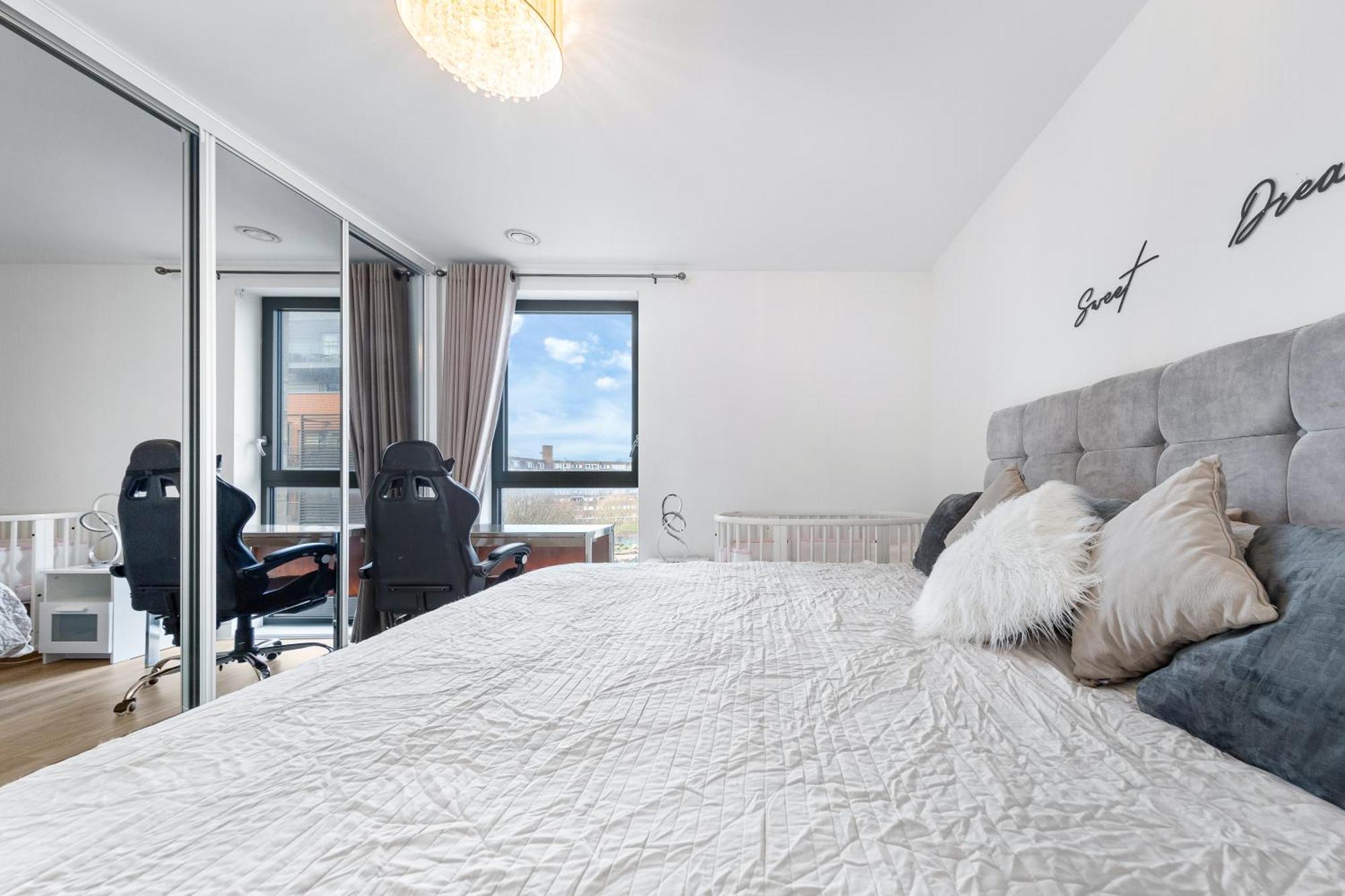 Spacious Modern 2br In The Heart Of Apartment London