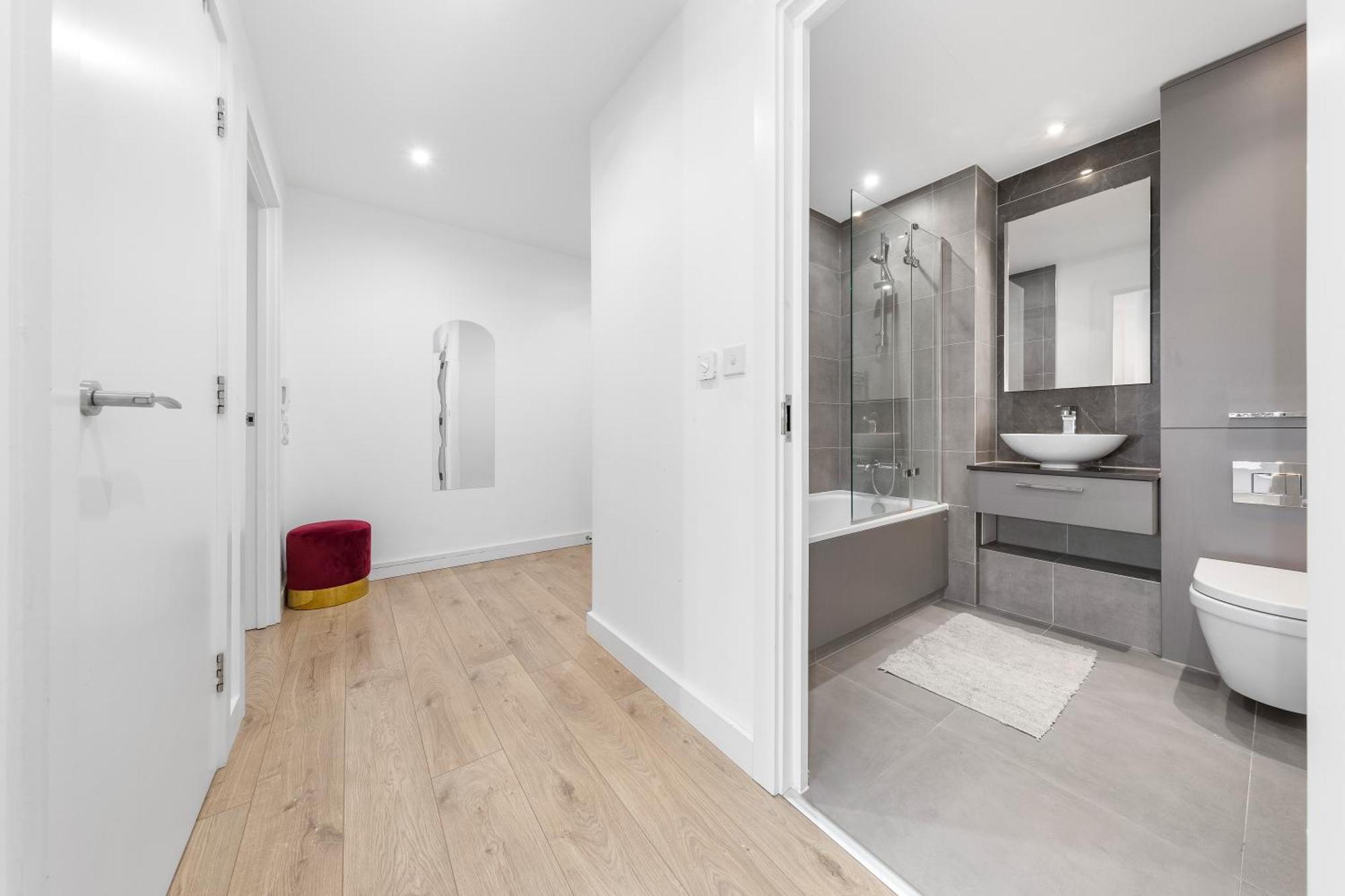 Apartment Spacious Modern 2br In The Heart Of