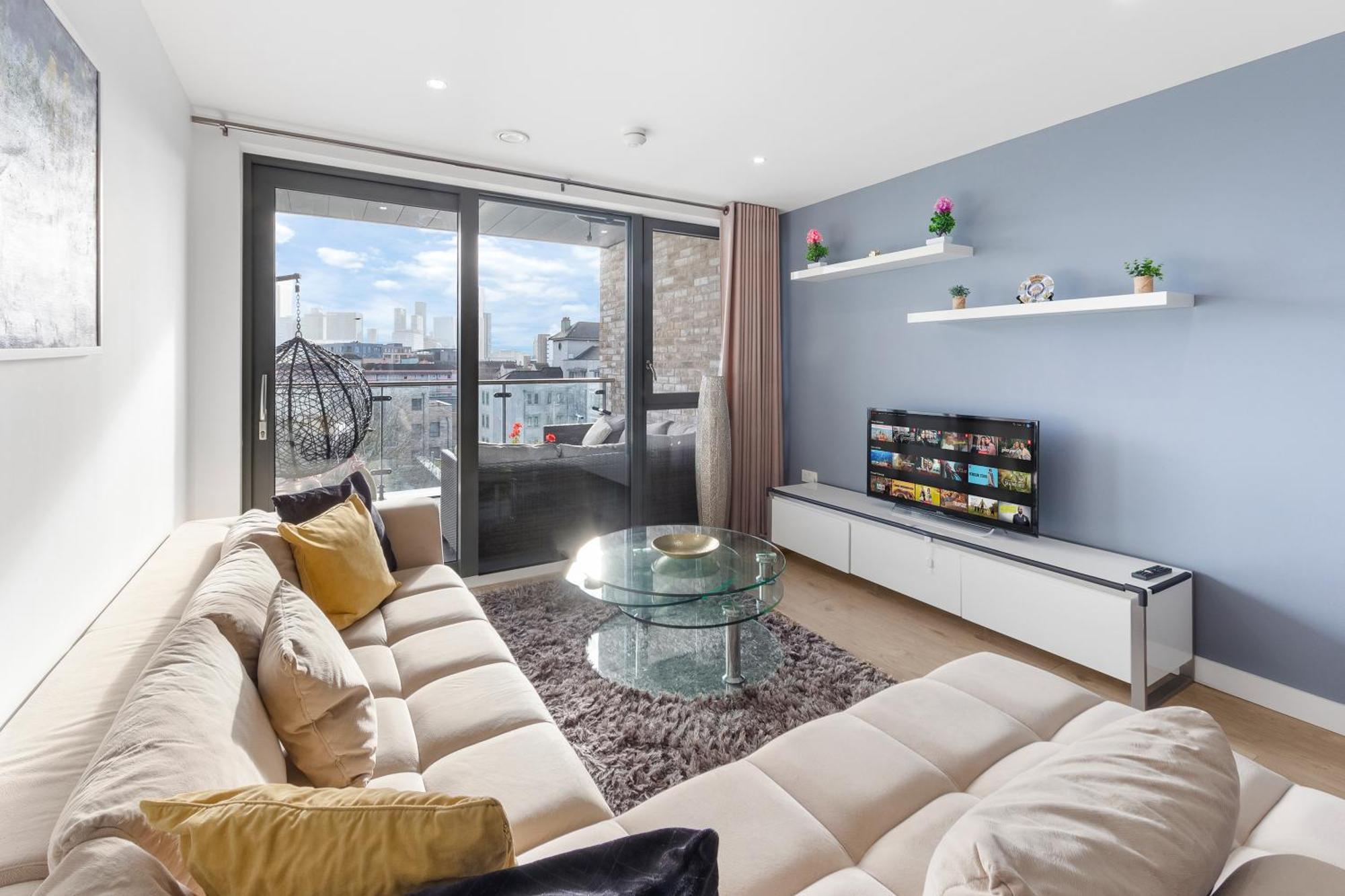 Spacious Modern 2br In The Heart Of * London
