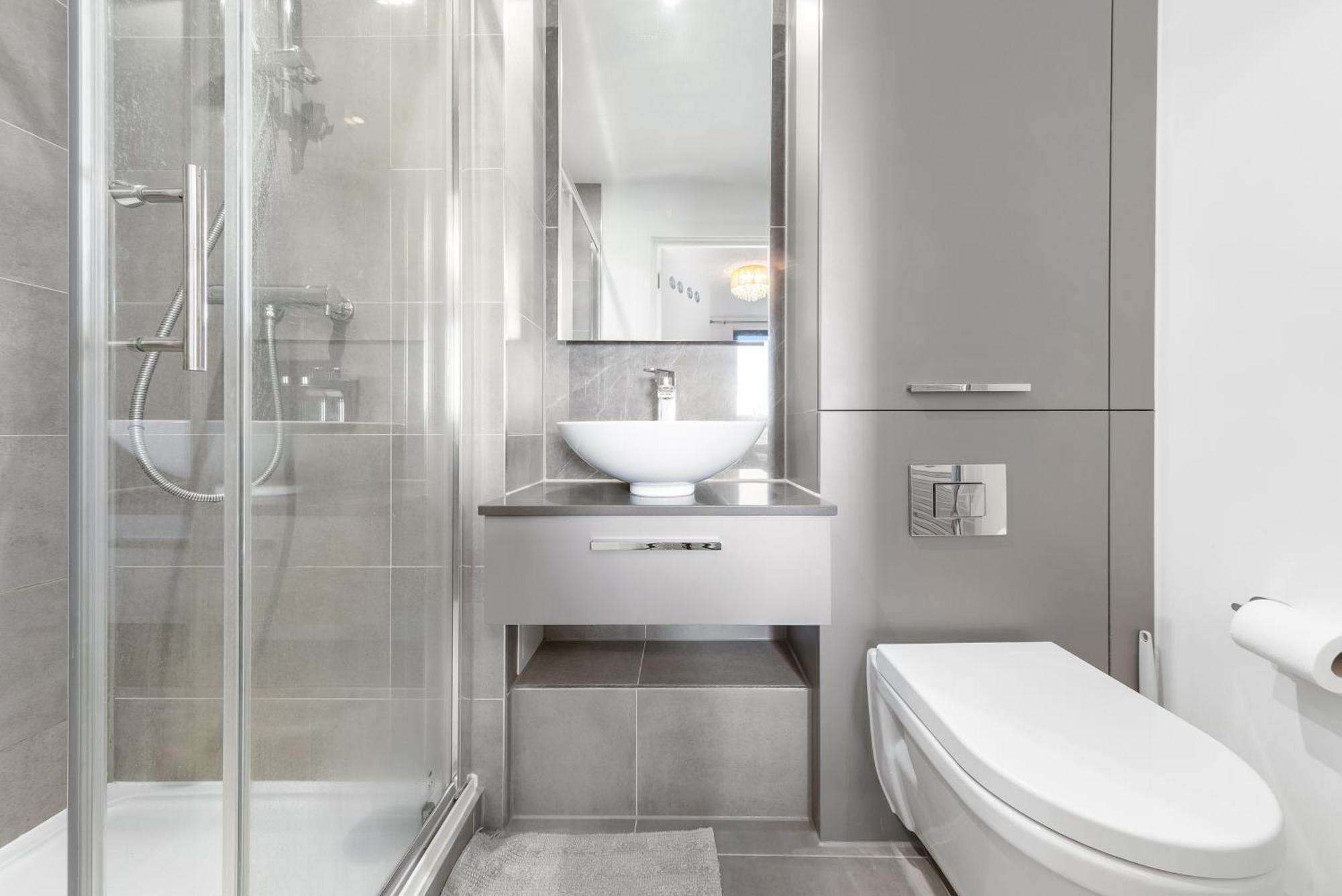 Spacious Modern 2br In The Heart Of Apartment *