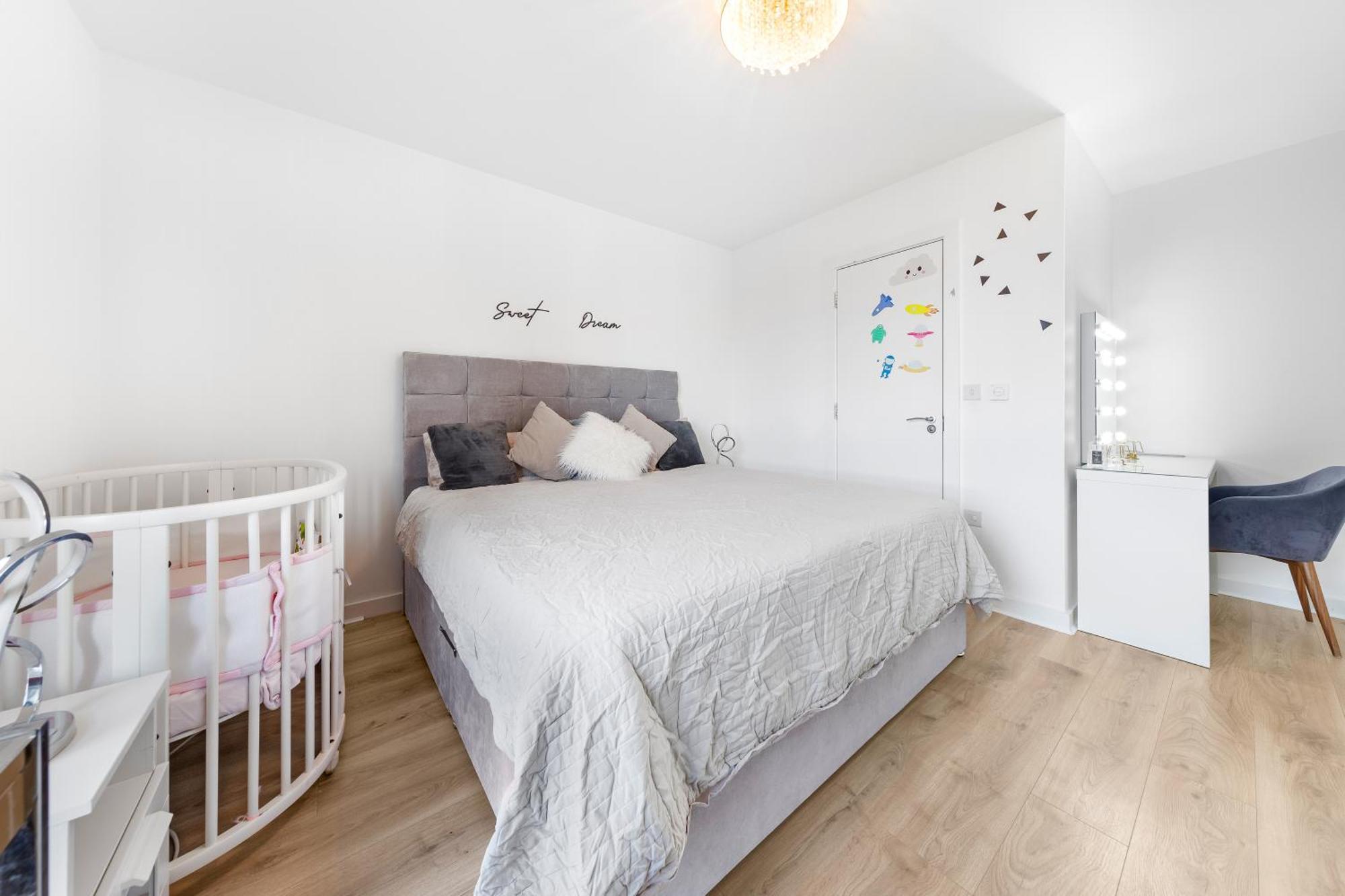 Spacious Modern 2br In The Heart Of Apartment