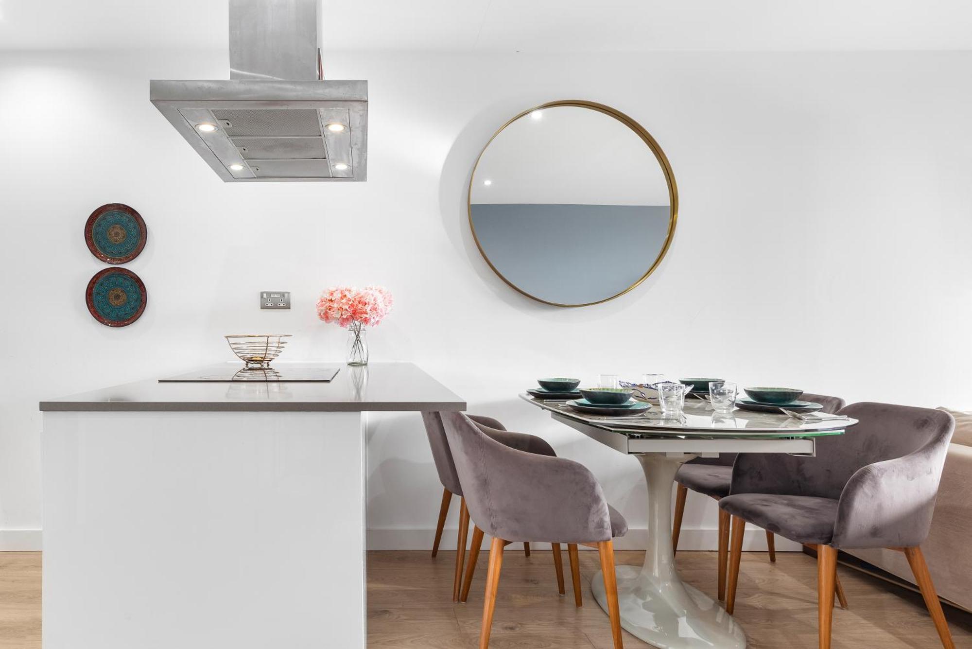Spacious Modern 2br In The Heart Of Apartment *