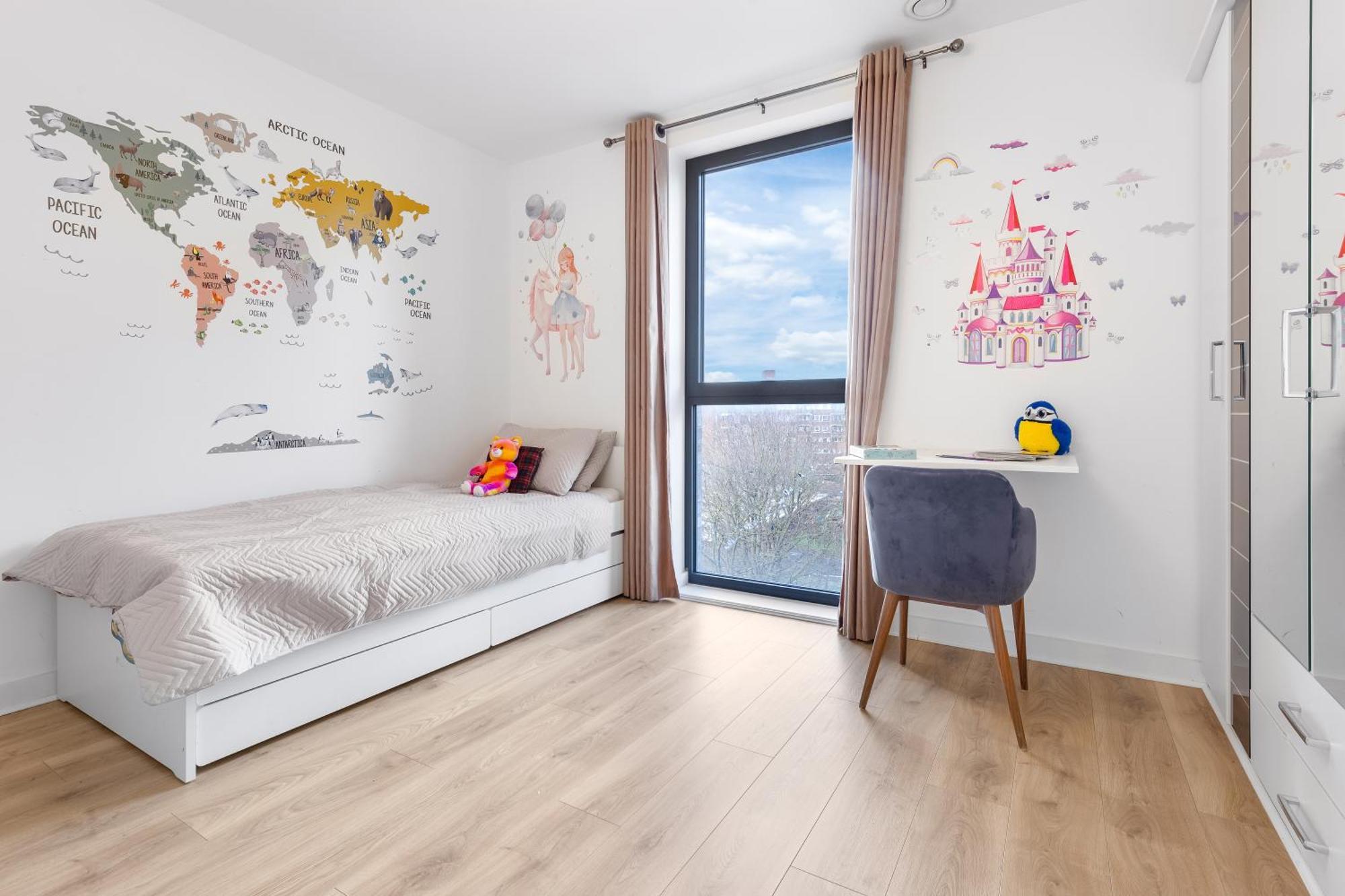 Spacious Modern 2br In The Heart Of * London