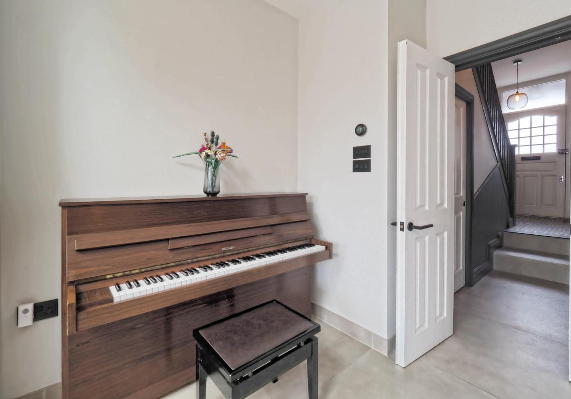 Holiday home Modern Family With Garden And Parking In Kensal London