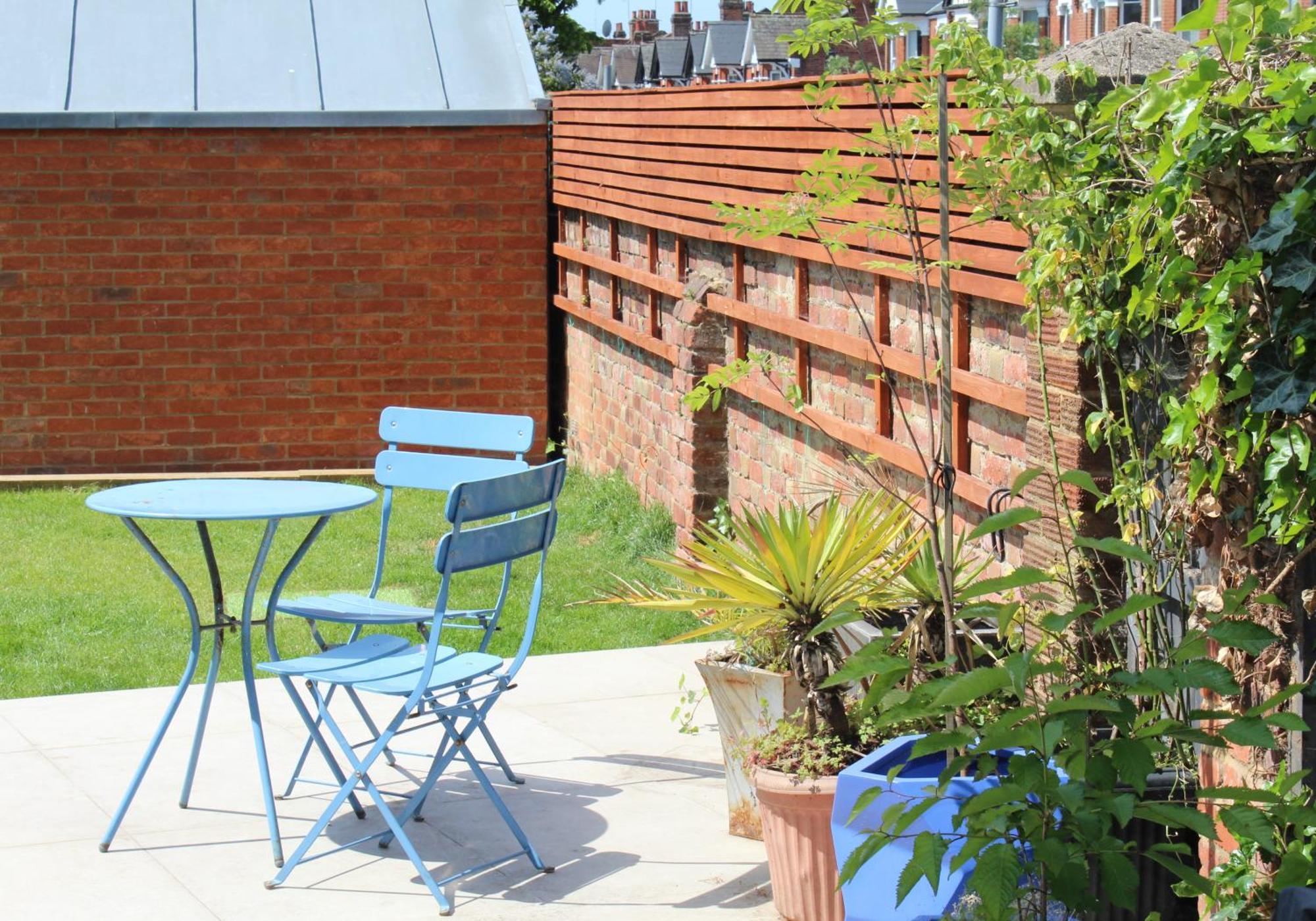 Modern Family With Garden And Parking In Kensal Holiday home *