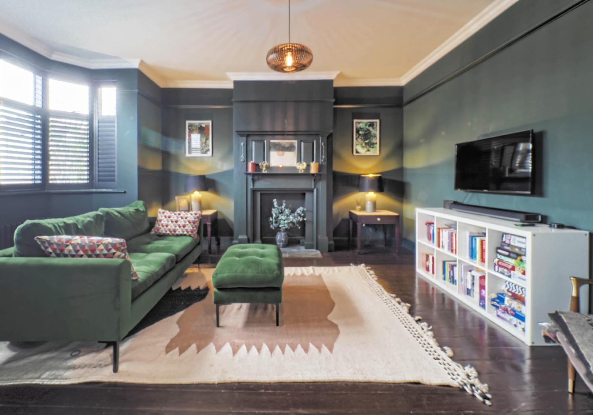 Modern Family With Garden And Parking In Kensal Holiday home London