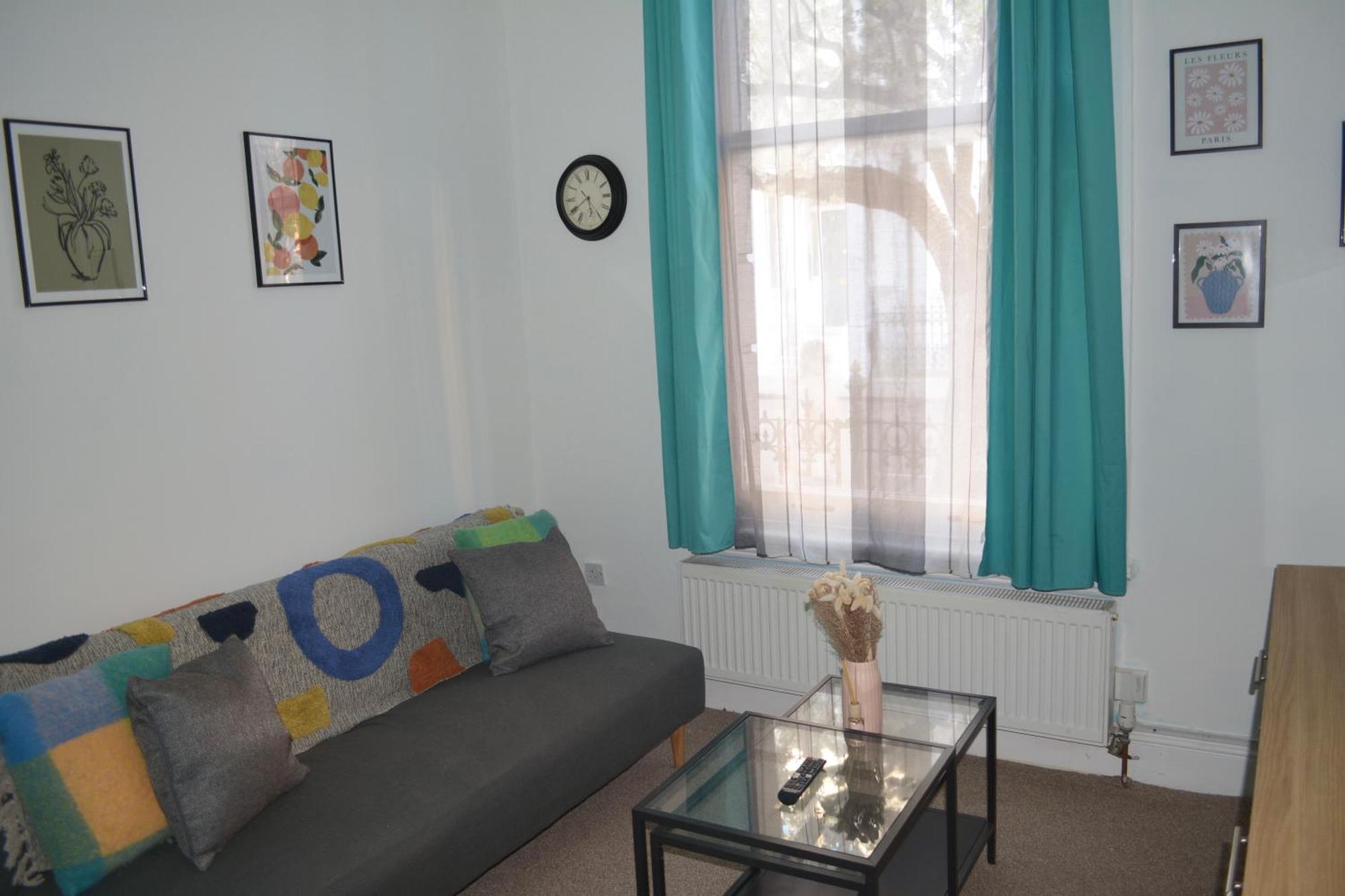 Apartment Regent Court Kensington London