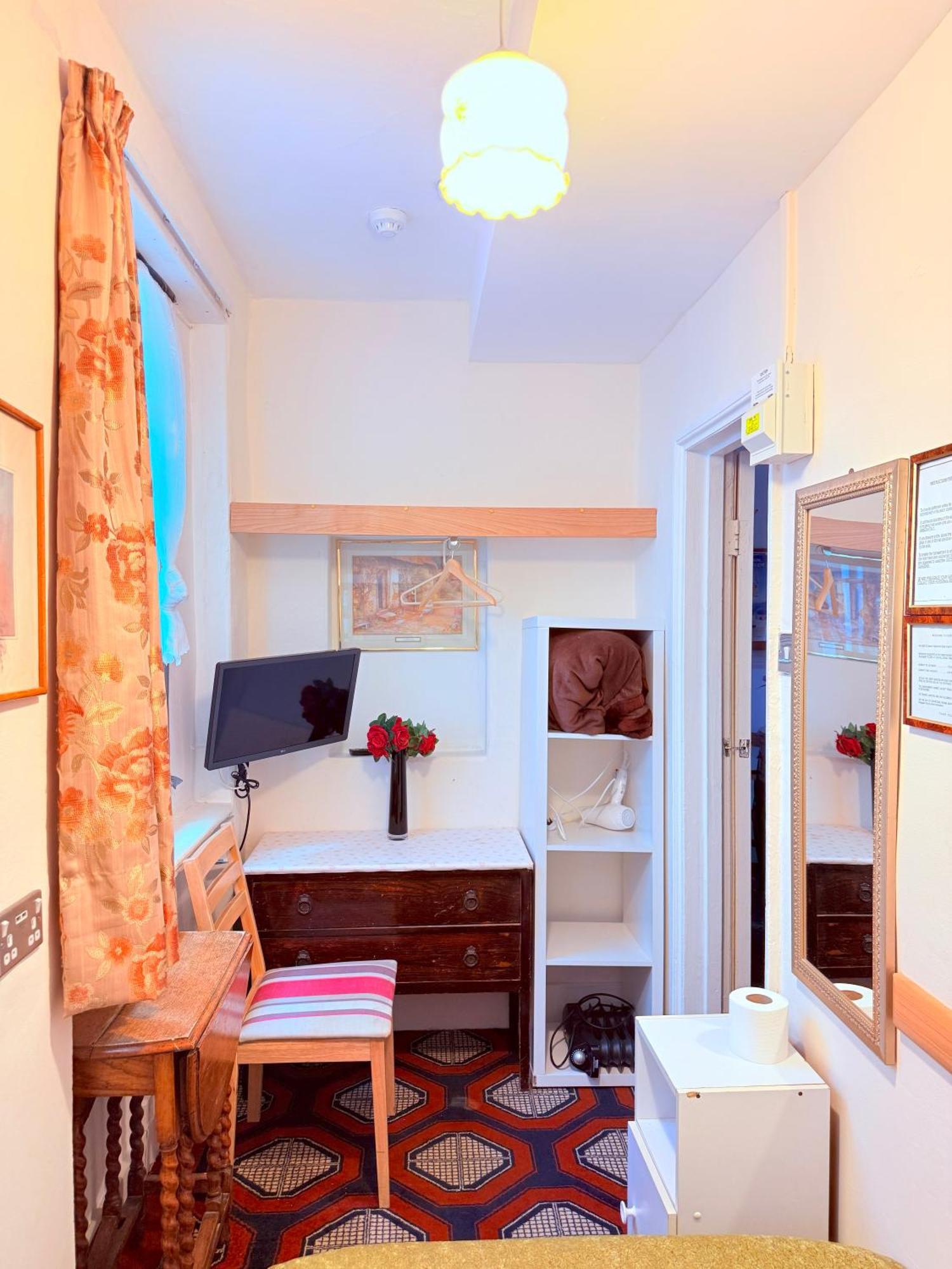 Albro House Hotel 2*