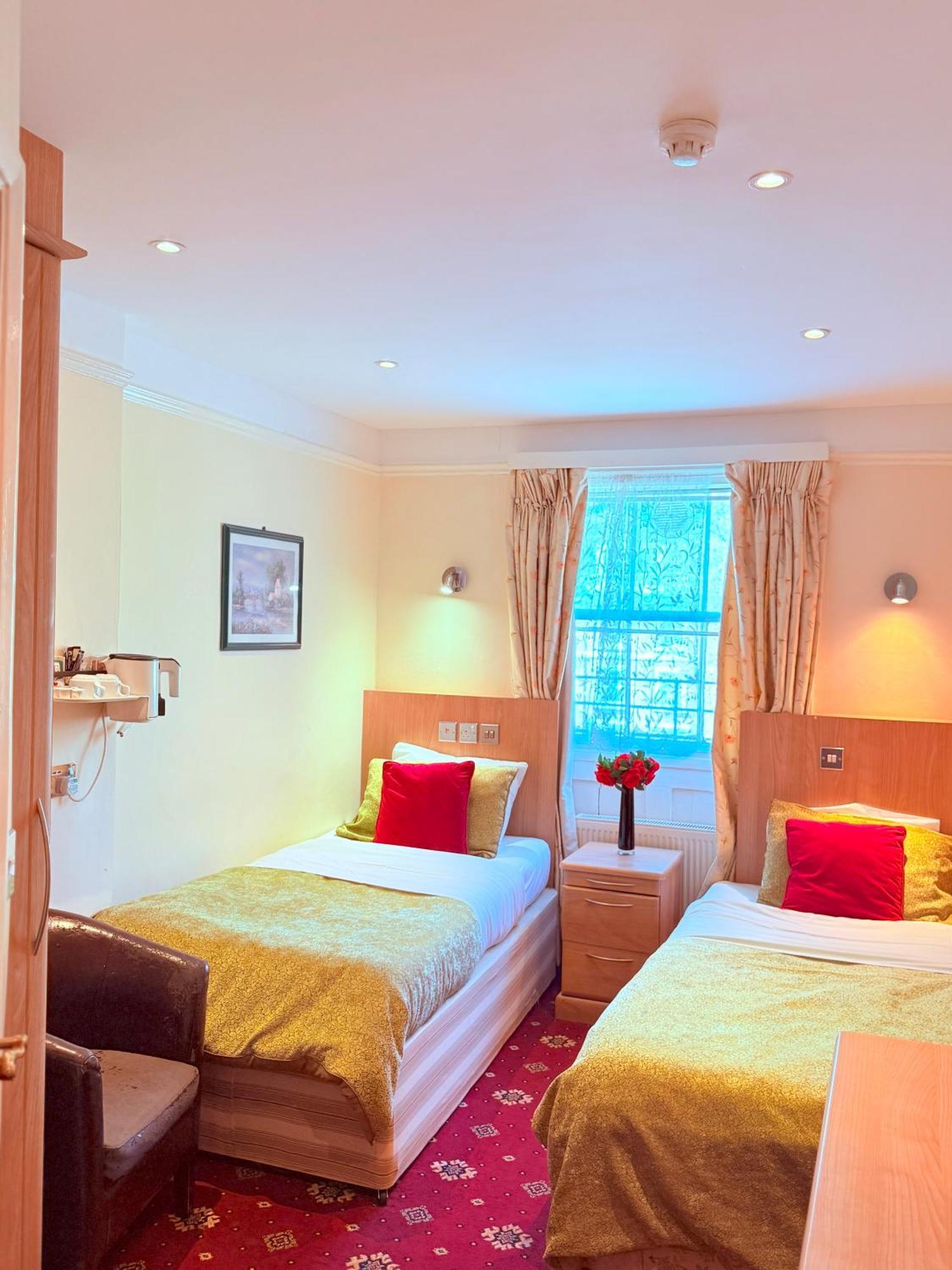 Albro House Hotel 2*