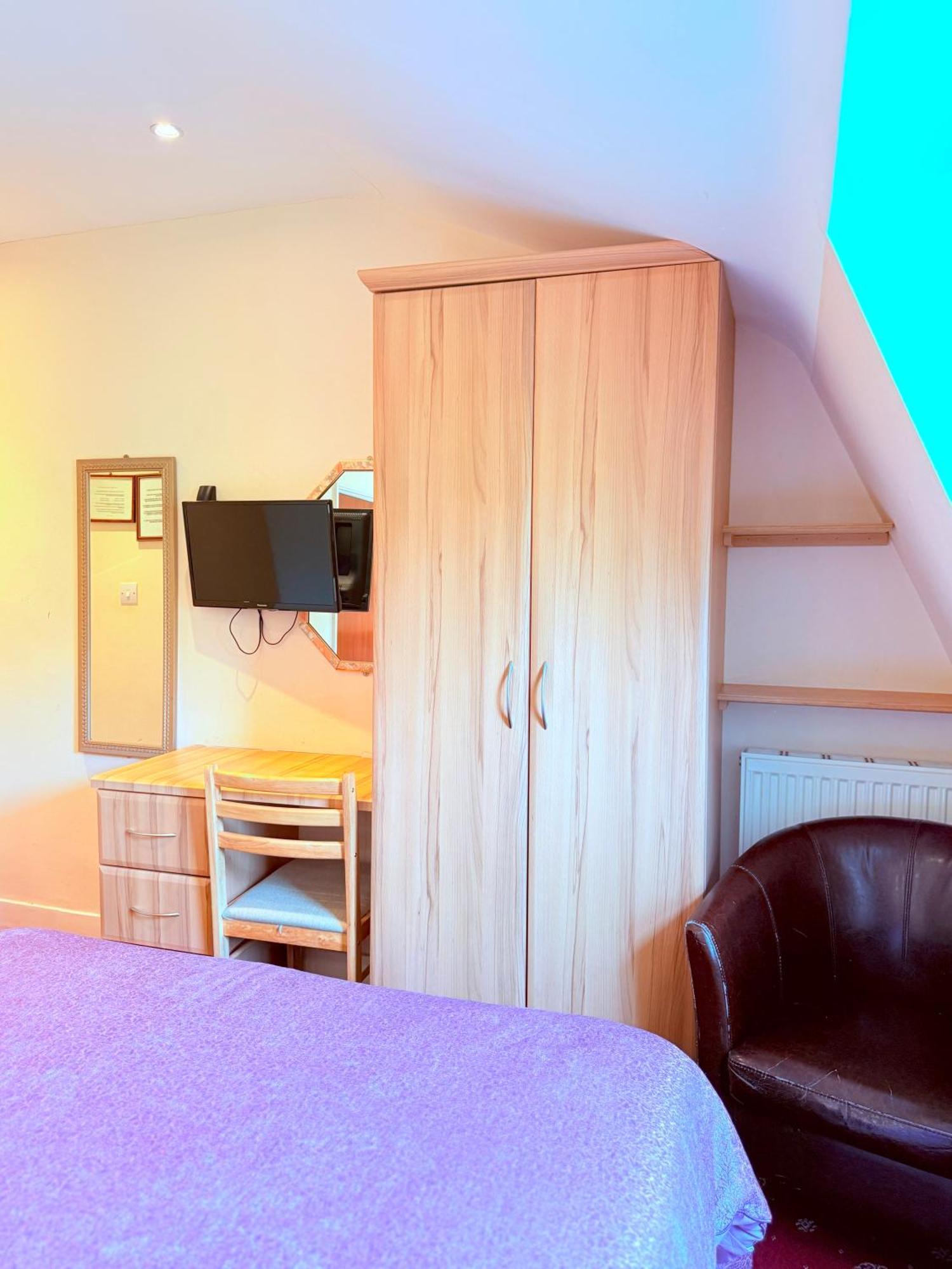 Albro House 2*