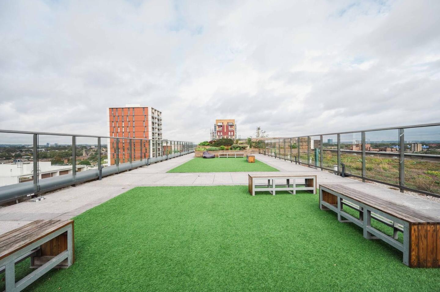 Pass The Keys 3 Bed 2 Bath With Stunning Views From The 8th Fl Apartment London
