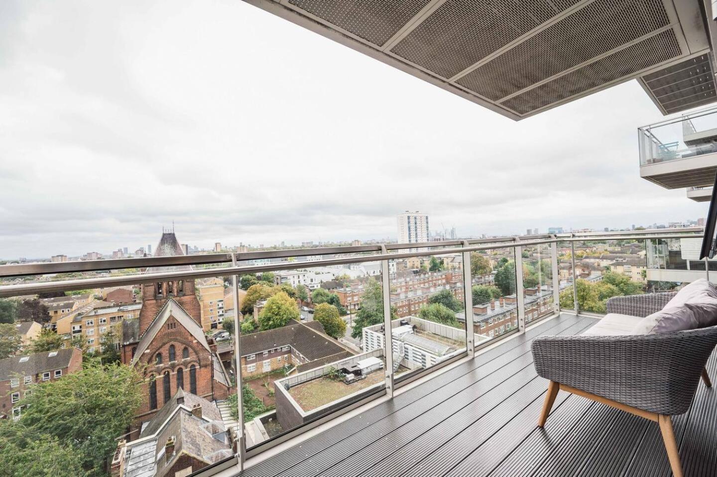 Pass The Keys 3 Bed 2 Bath With Stunning Views From The 8th Fl London