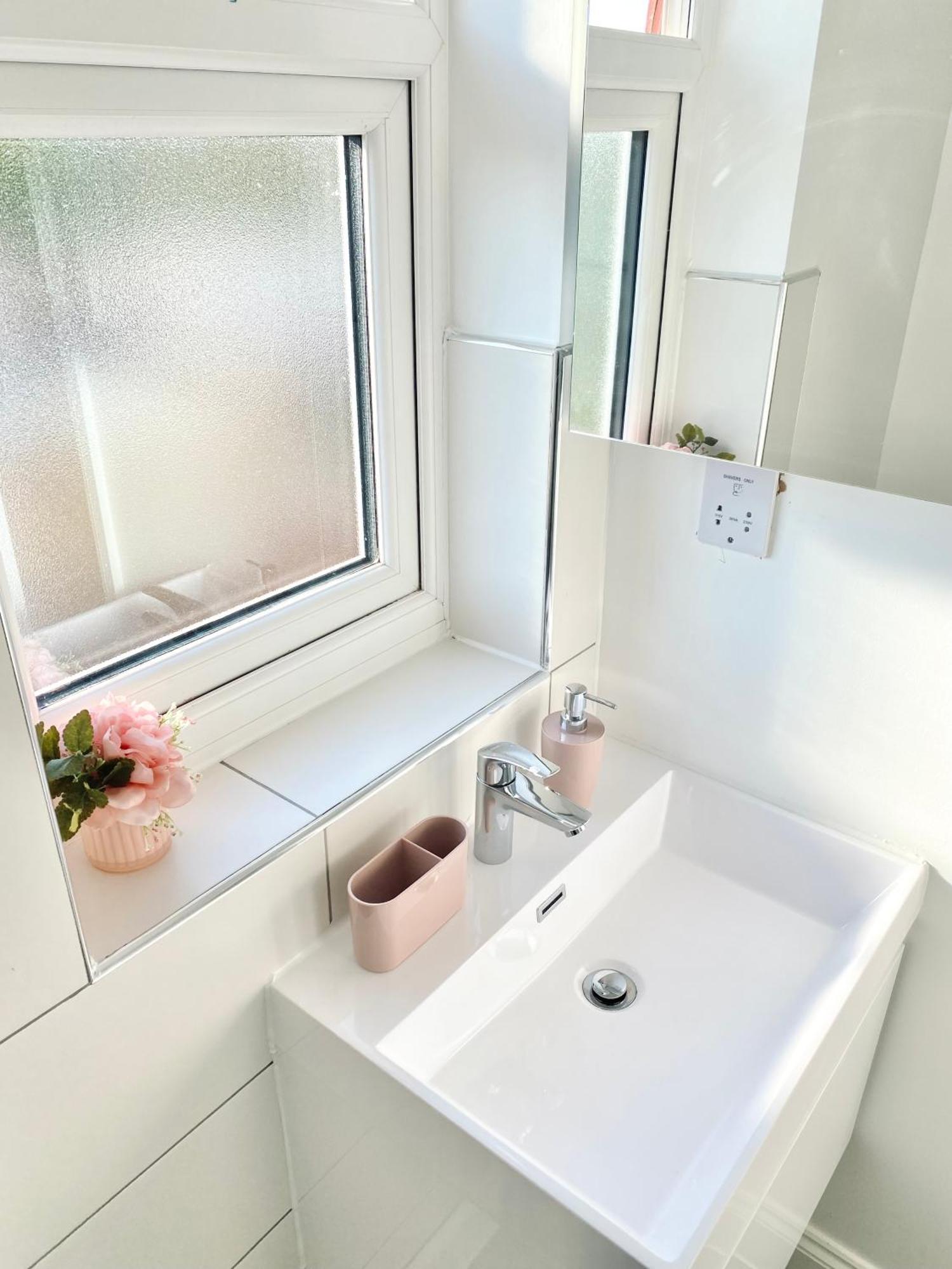 Bright Loft 30min To Leilighet