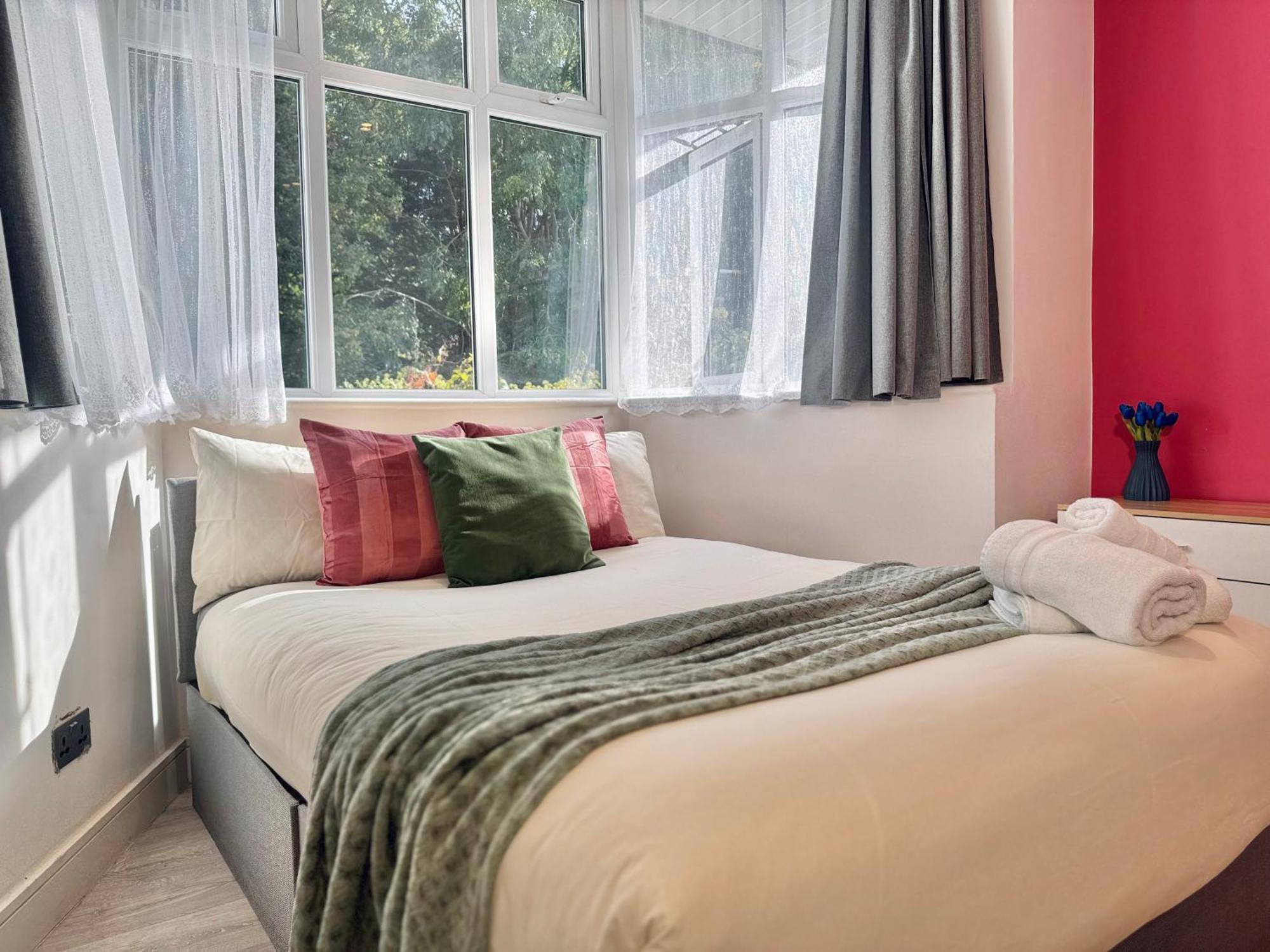 Gasthuis En-suites With Free Parking 30min To