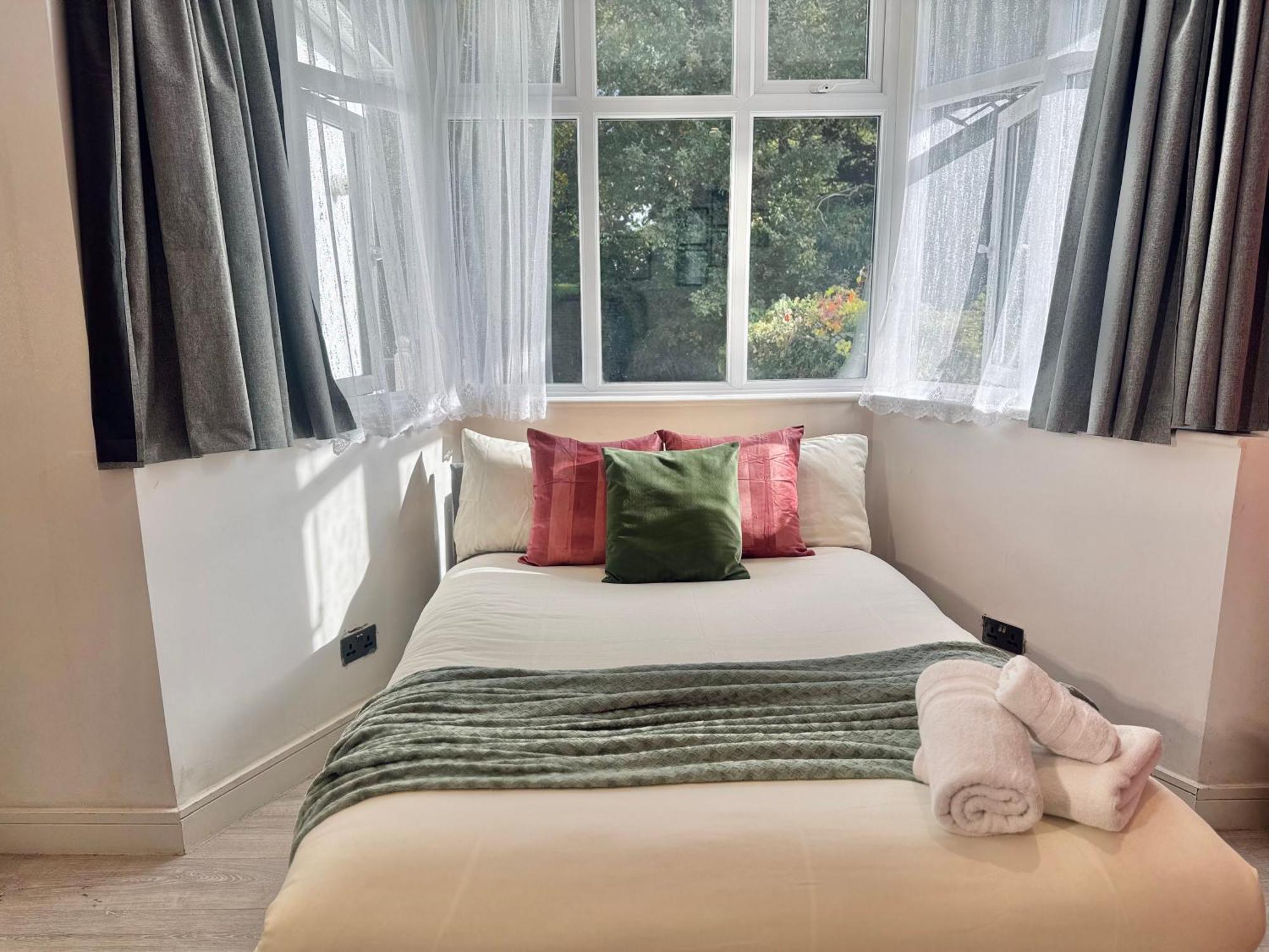 En-suites With Free Parking 30min To Gasthuis *