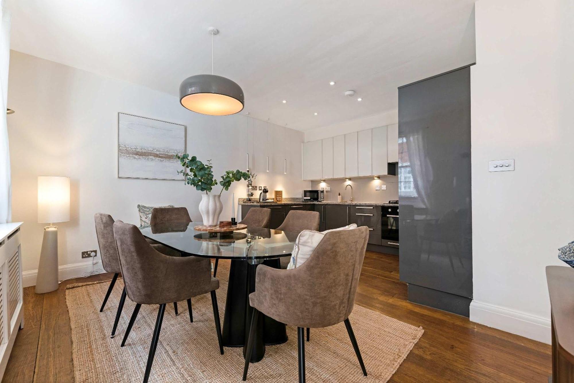 Madestays Premium Hyde Park Townhouse Holiday home