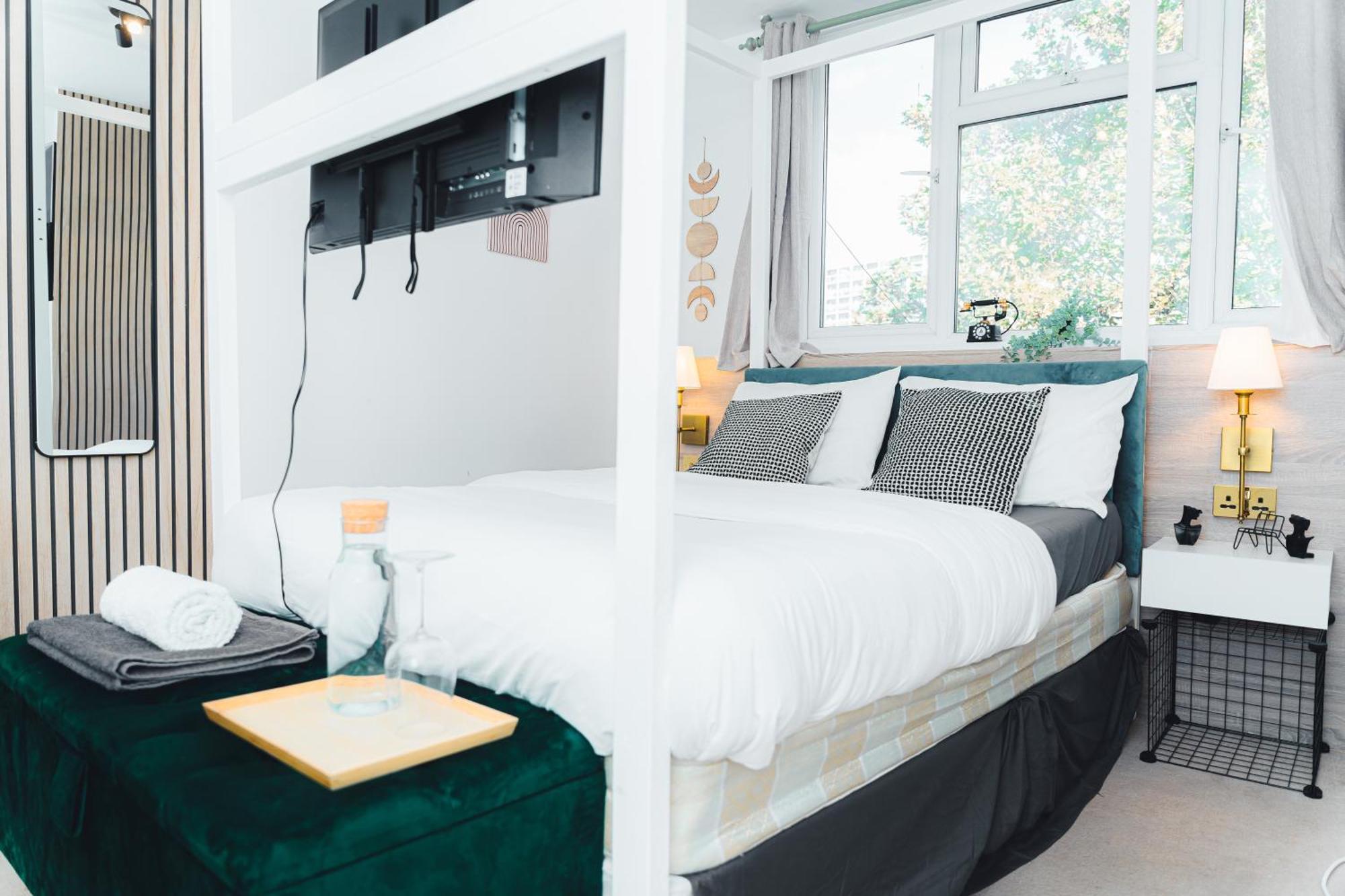 Relaxhaus! 3br Garden Retreat With 2 Saunas, Hot Tub And Cinema *
