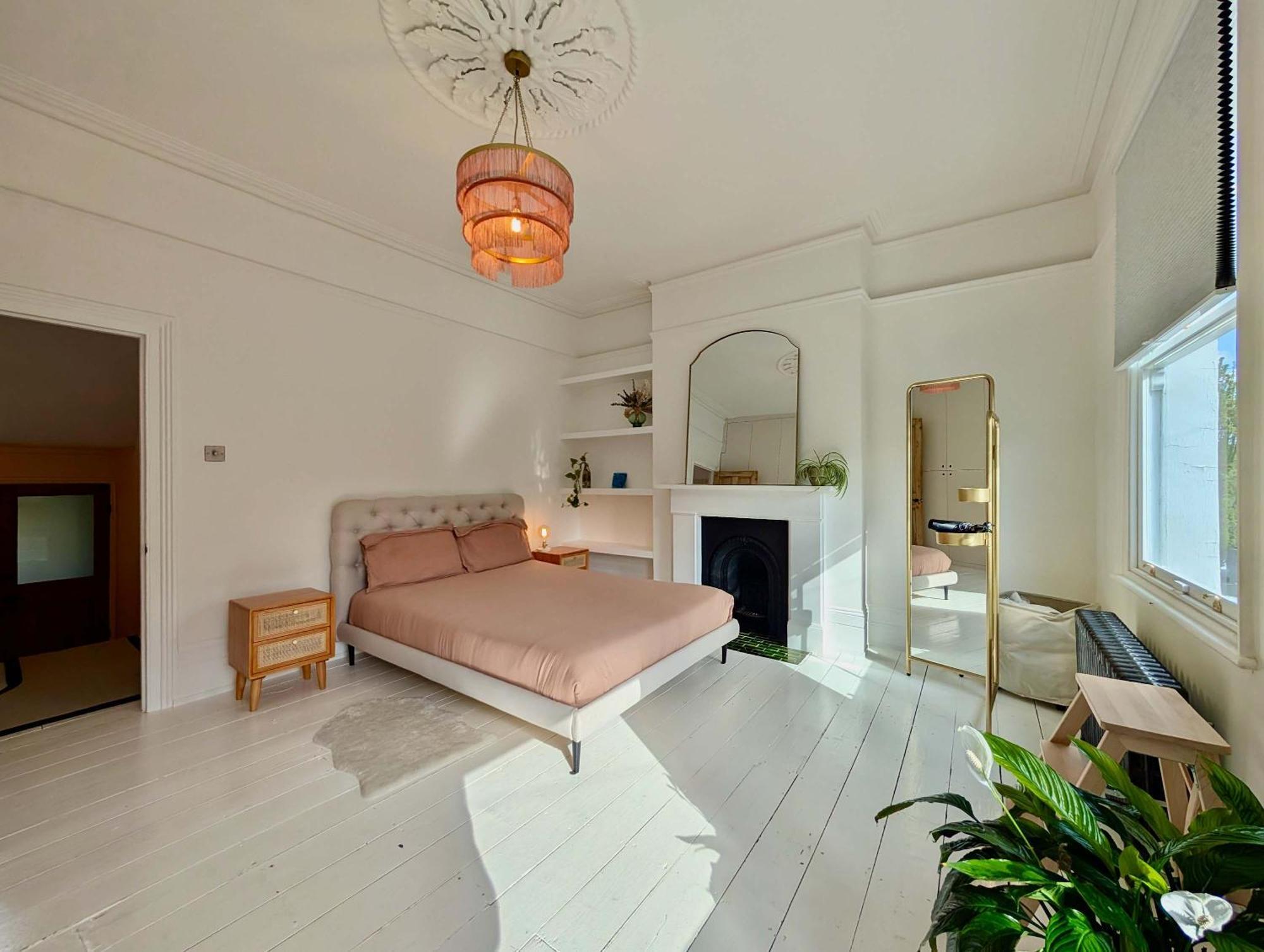 Chic With Backyard Near Emirates Stadium * London