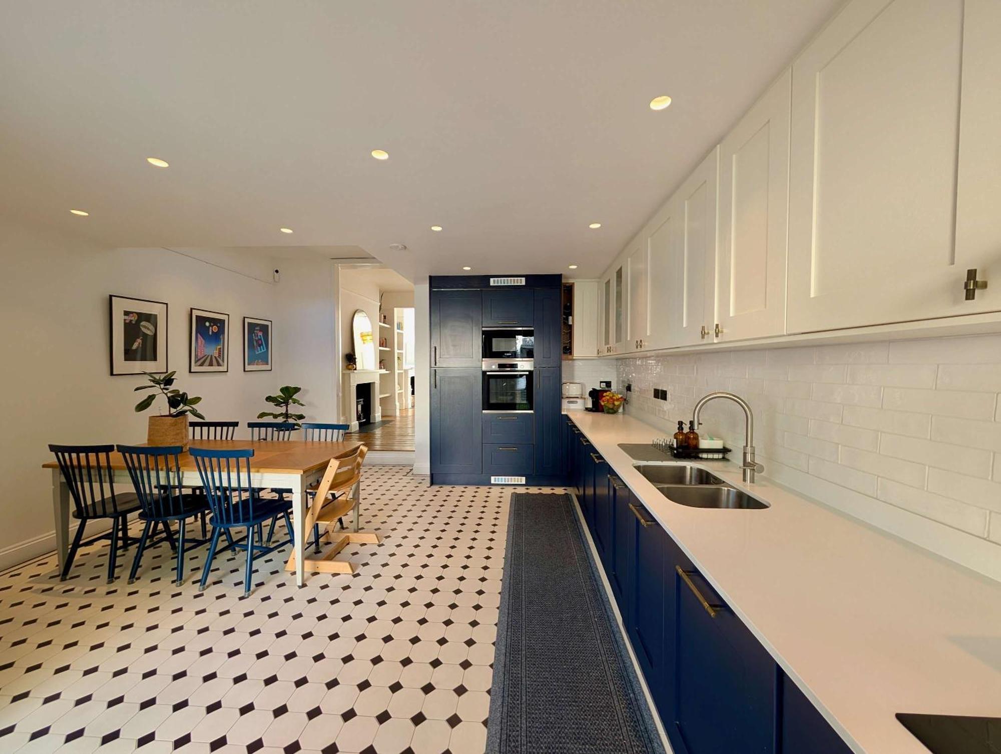Chic With Backyard Near Emirates Stadium London