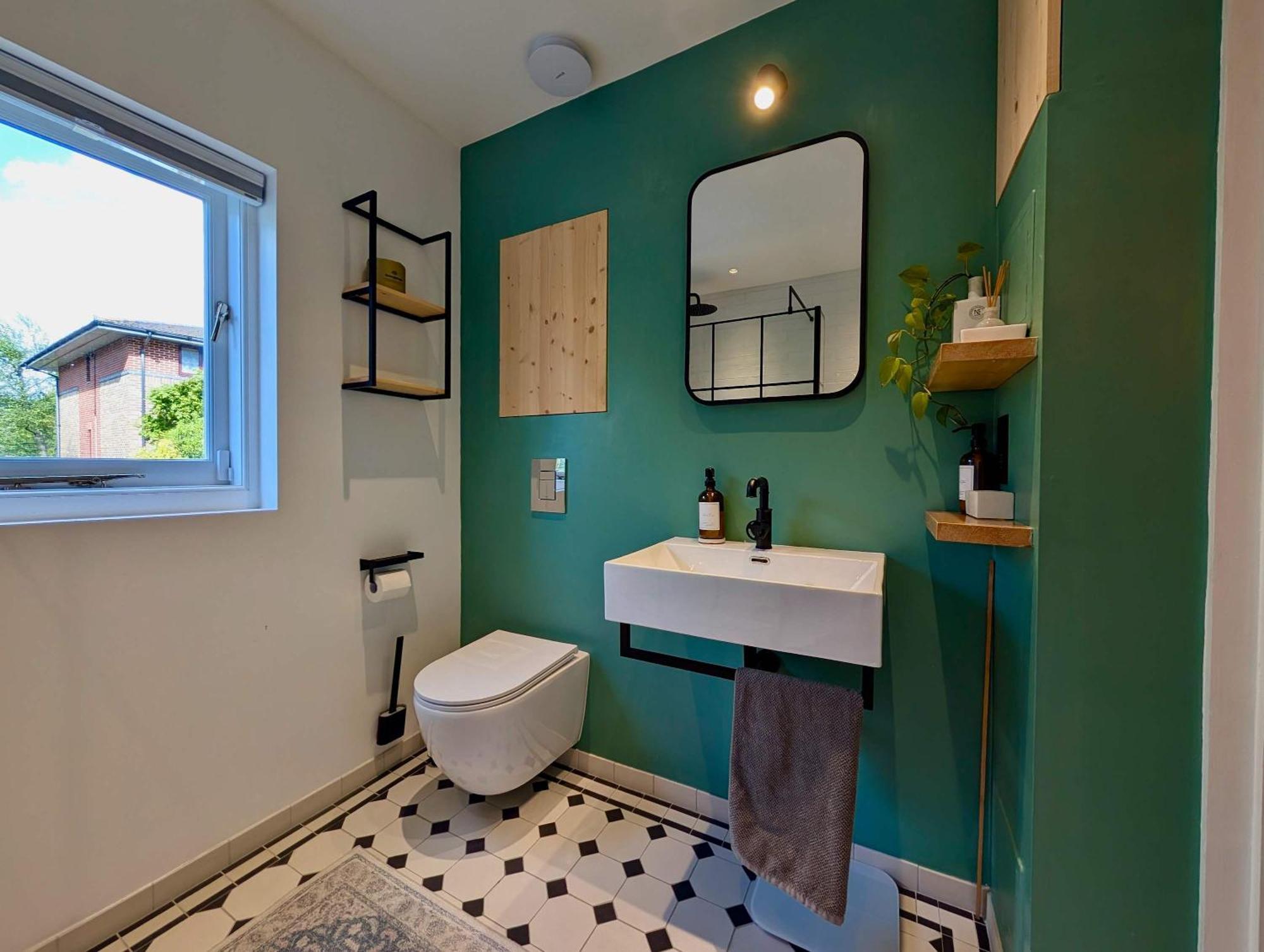 Chic With Backyard Near Emirates Stadium London