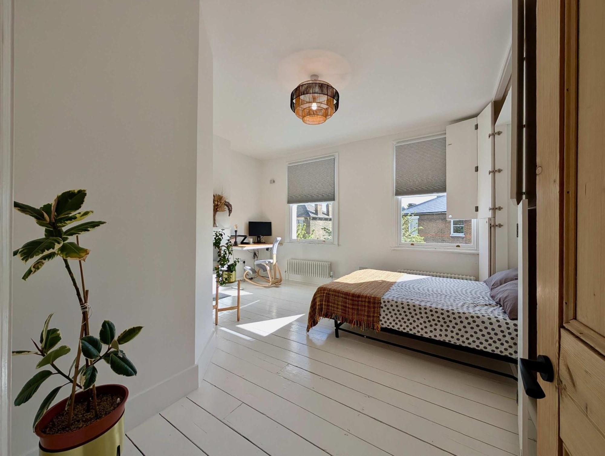 Chic With Backyard Near Emirates Stadium Leilighet London