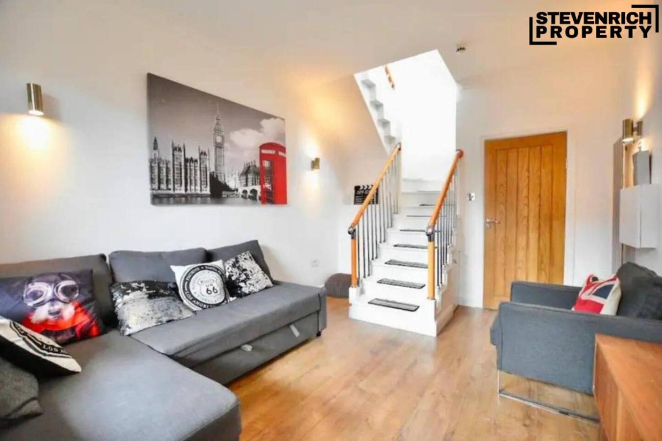 Large Town House Long Term *