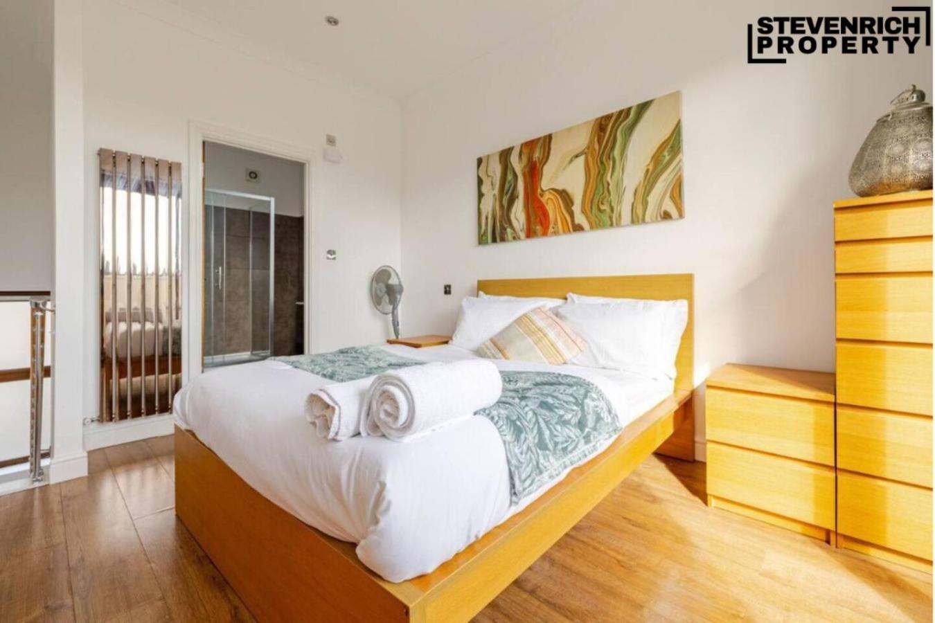 Large Town House Long Term Holiday home