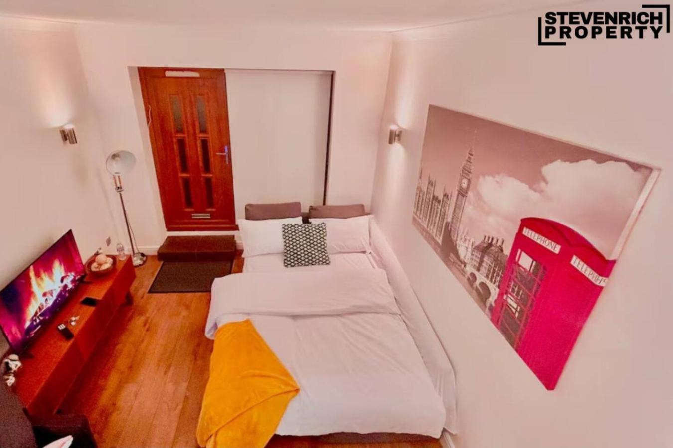 Large Town House Long Term Holiday home