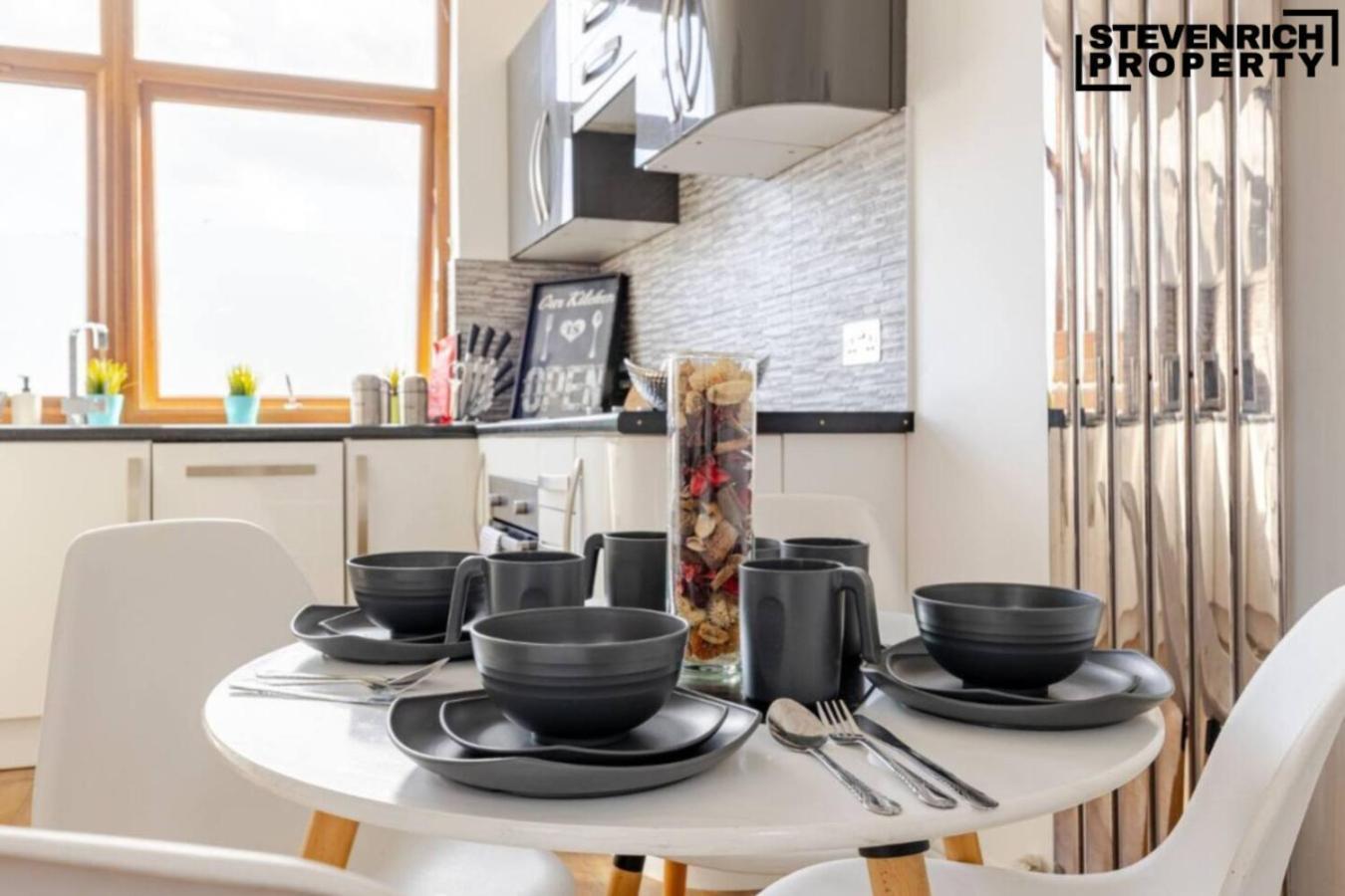 Large Town House Long Term Holiday home London