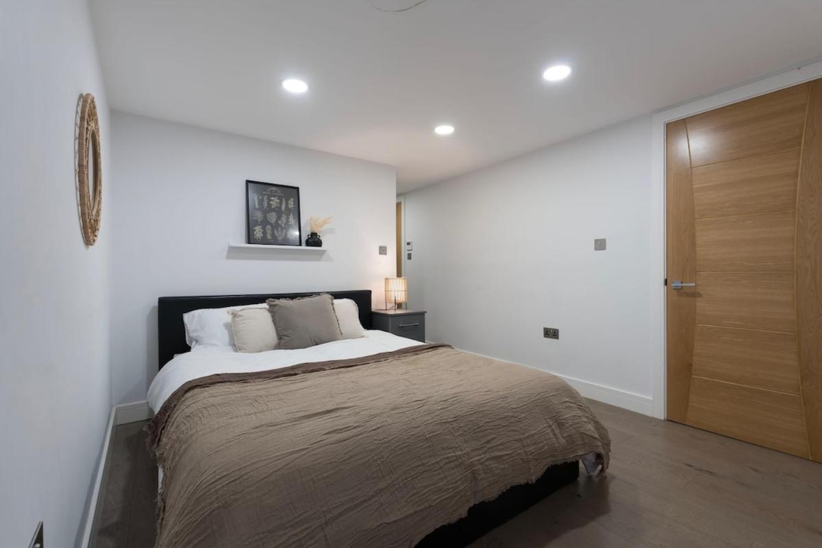 Beautiful Olive House 2 Apartment