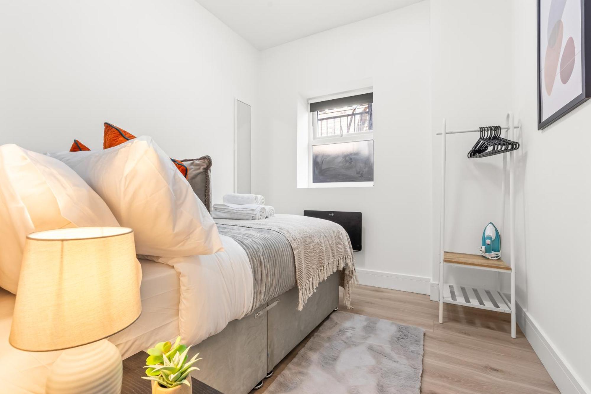 Apartment Modern 4 Bed - Free Parking London