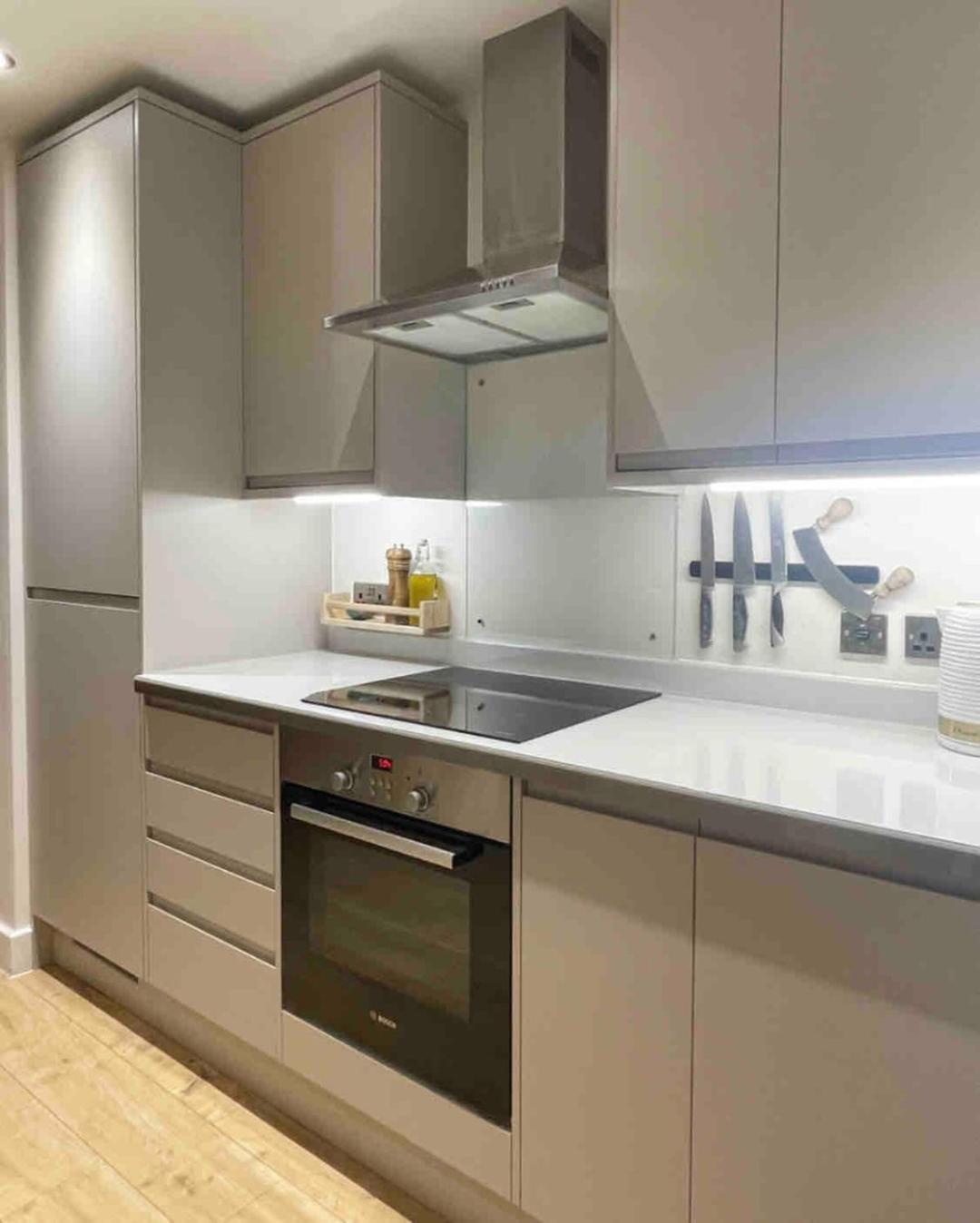 Holiday home Beautiful Bright 3-bed Next To Station London