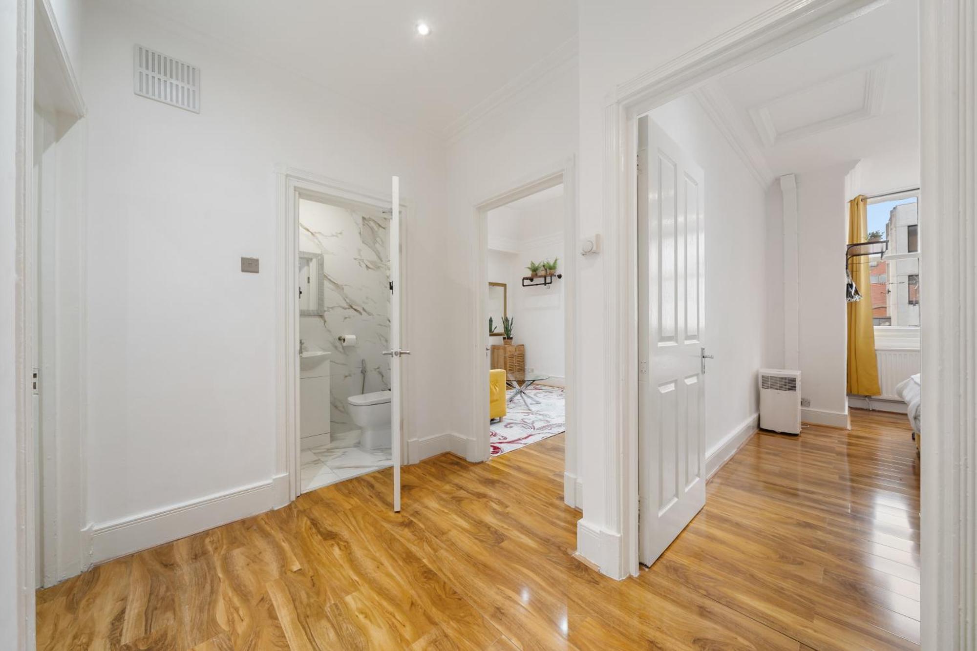 Modern 2-bedroom On Oxford Street 8gc Apartamento