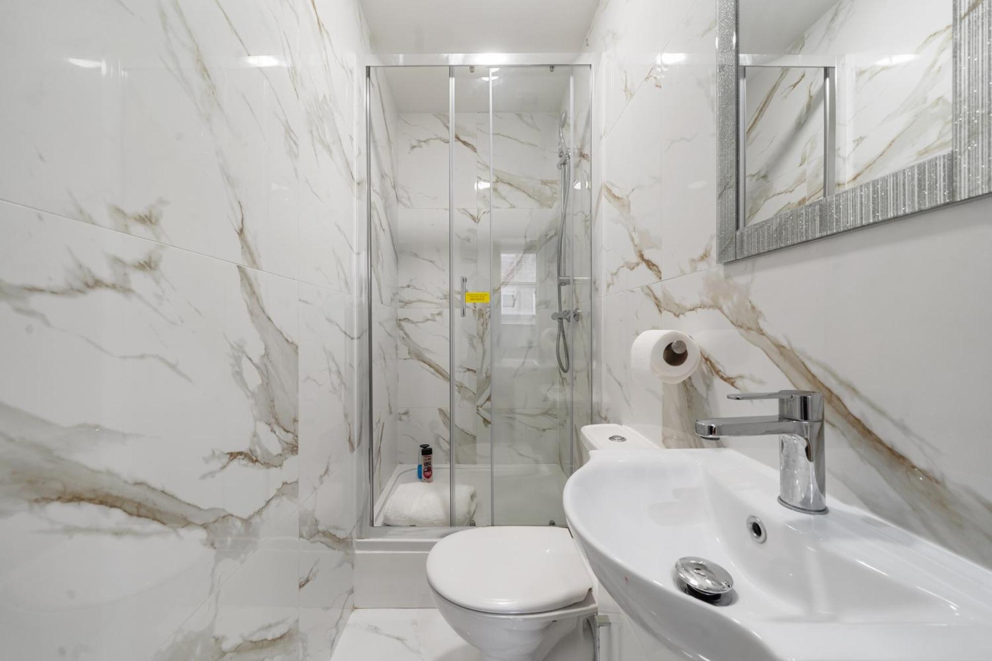 Modern 2-bedroom On Oxford Street 8gc Apartamento