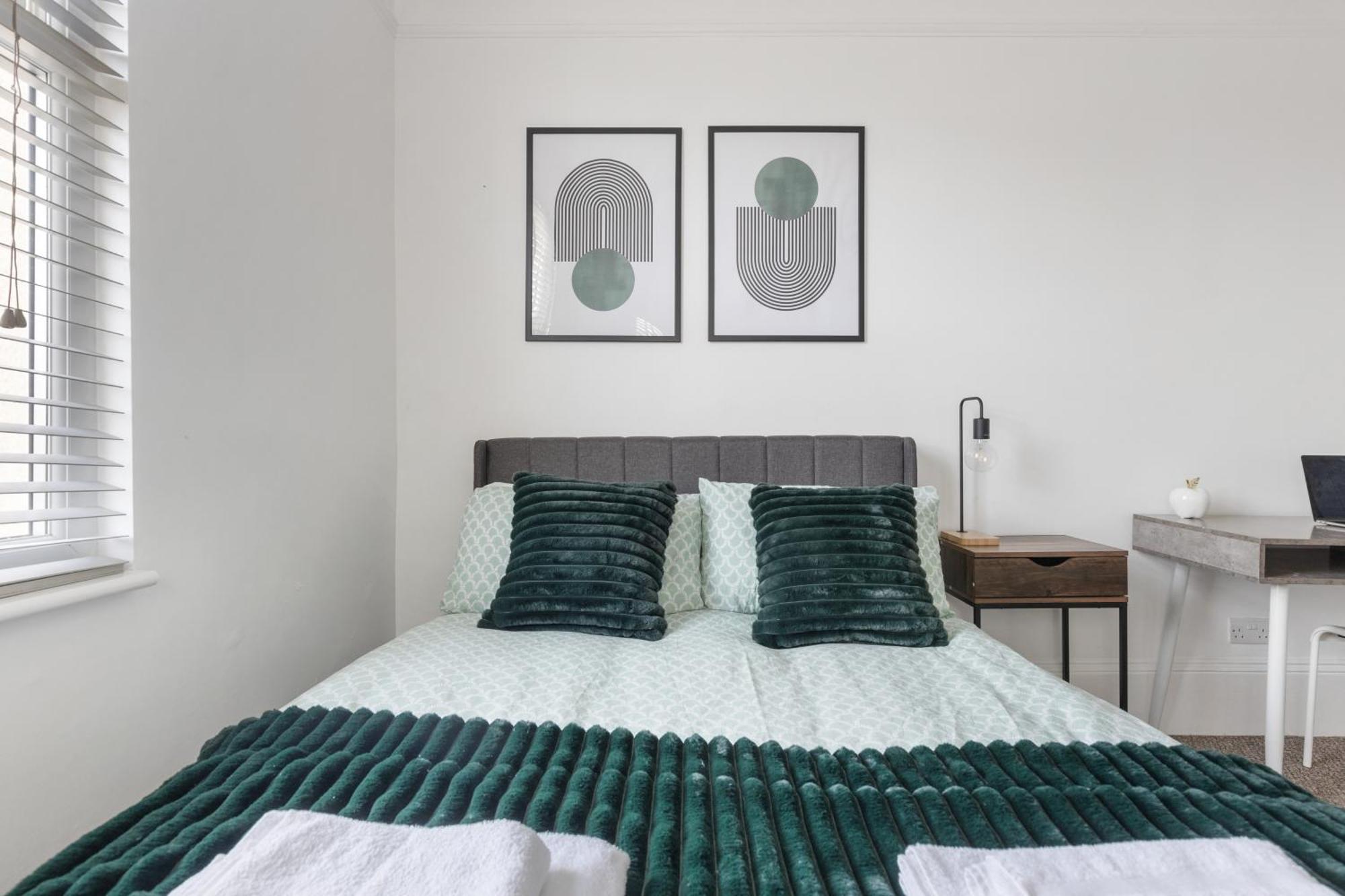 The Turnpike - Free Parking Apartamento *