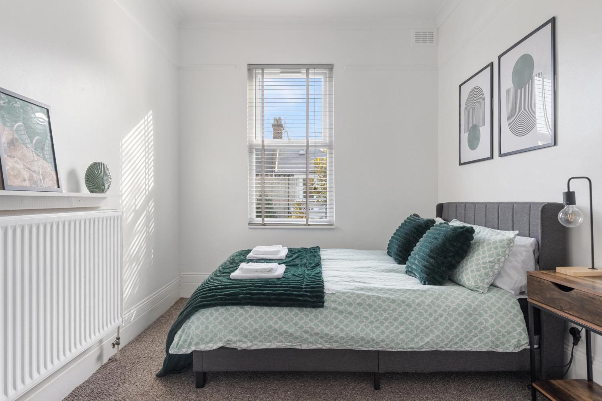 The Turnpike - Free Parking Apartamento *
